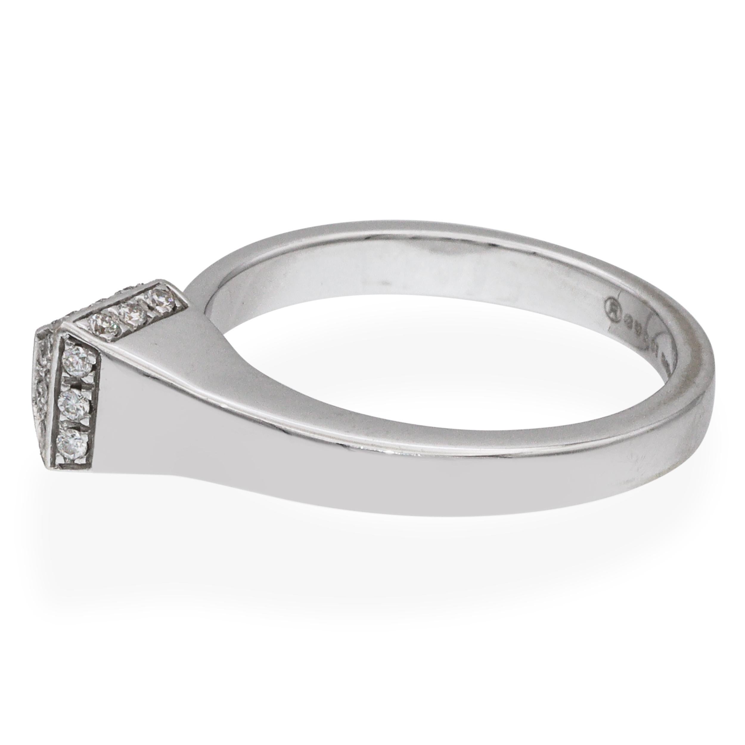 Gucci 18k Weißgold Diamant Pave Chiodo Nagel Ring (Brillantschliff) im Angebot