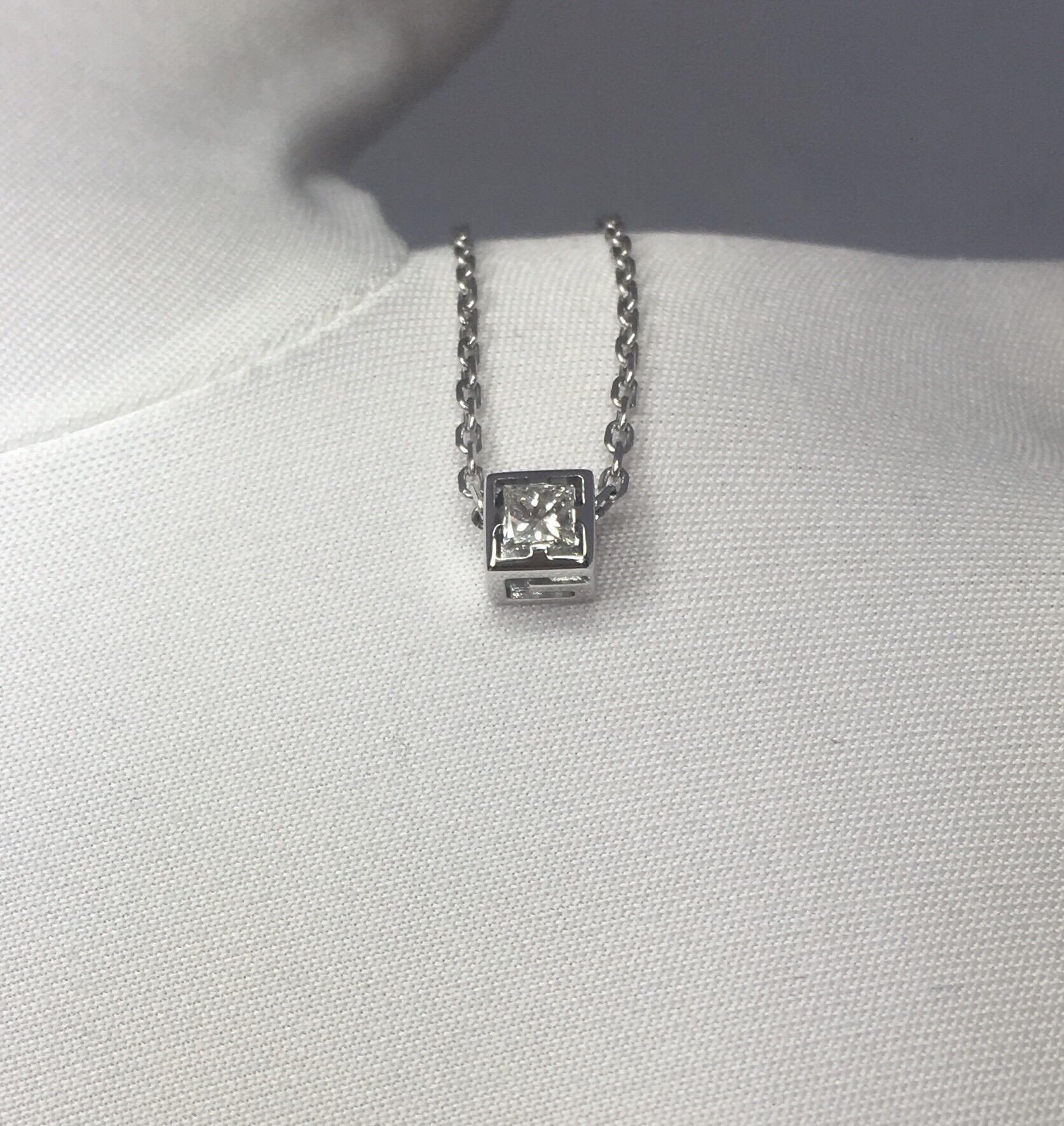 GUCCI 18k White Gold Diamond Square Princess Cut Pendant Necklace Made in Italy 1