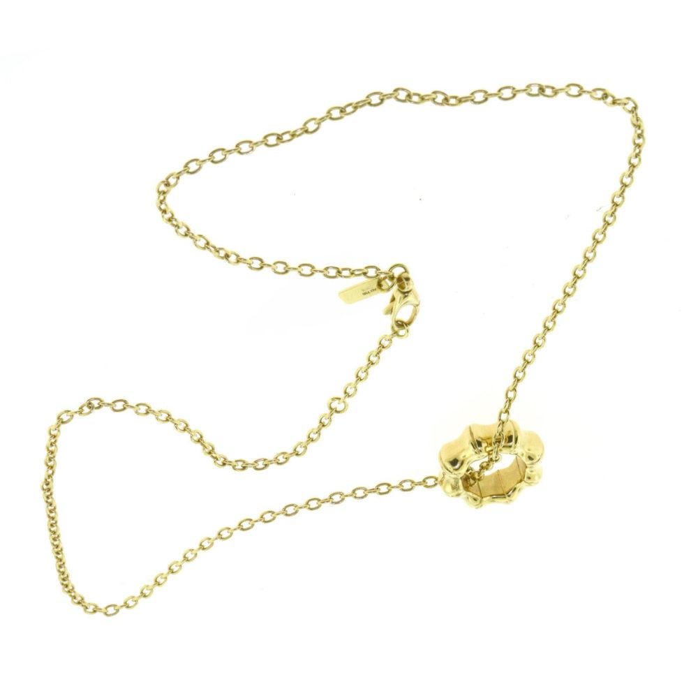 gold circle pendant necklace