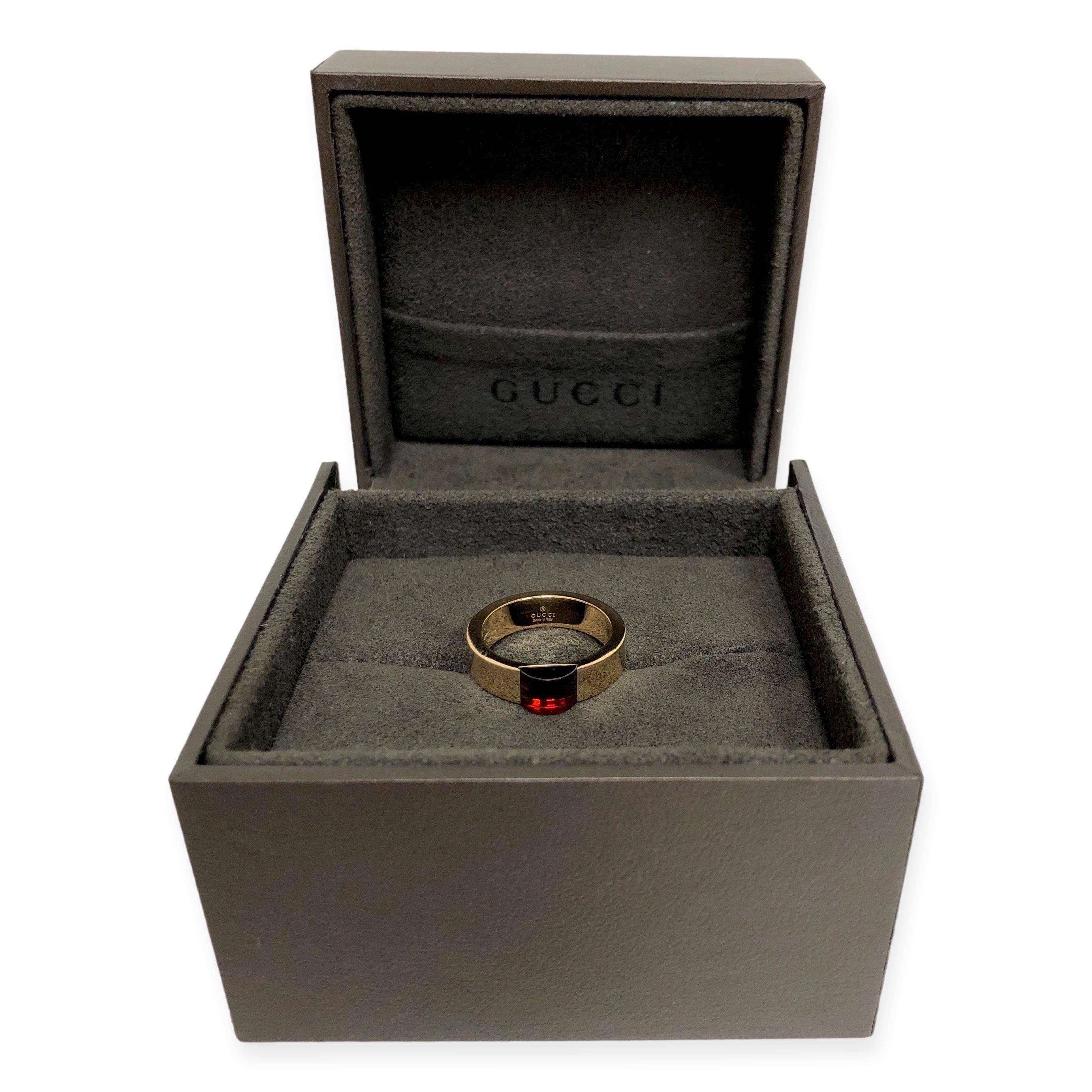 GUCCI 18K Yellow Gold Cabochon Garnet 5mm Band Ring For Sale 5