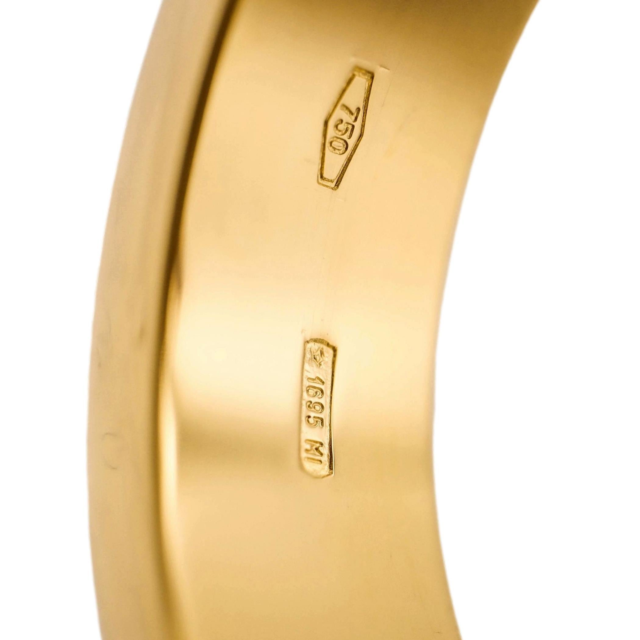 Women's GUCCI 18K Yellow Gold Cabochon Garnet 5mm Band Ring For Sale