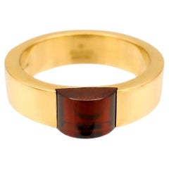 GUCCI Anillo de oro amarillo de 18 quilates con cabujón de granate de 5 mm