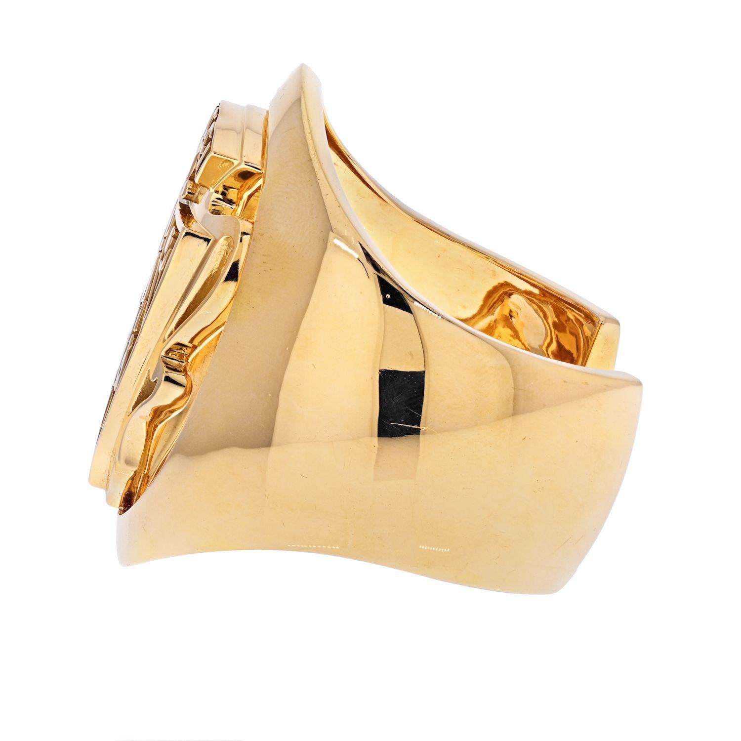 Gucci 18K Yellow Gold Coat of Arms Crest Cuff Bracelet In Excellent Condition In New York, NY