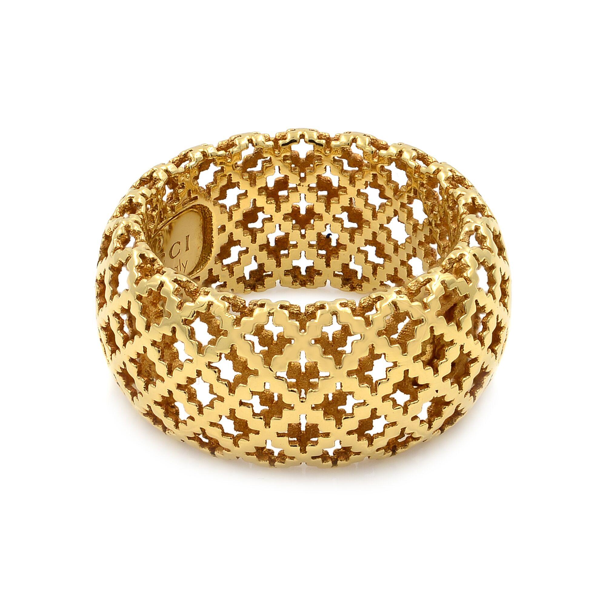 Modern Gucci 18 Karat Yellow Gold Diamantissima Iconic Ring