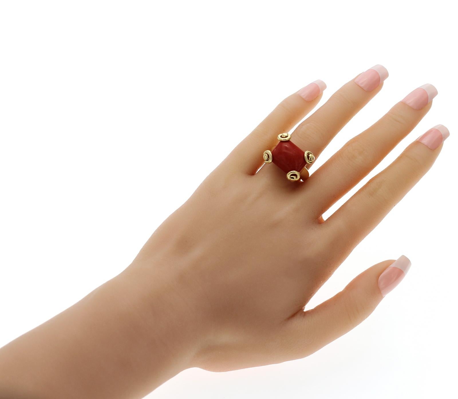 Gucci 18K Yellow Gold Horsebit Coral Ring 3