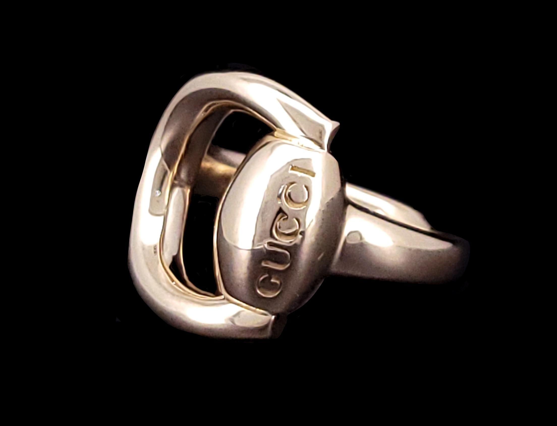 Gucci Anello con morsetto in oro giallo 18 carati in vendita 3