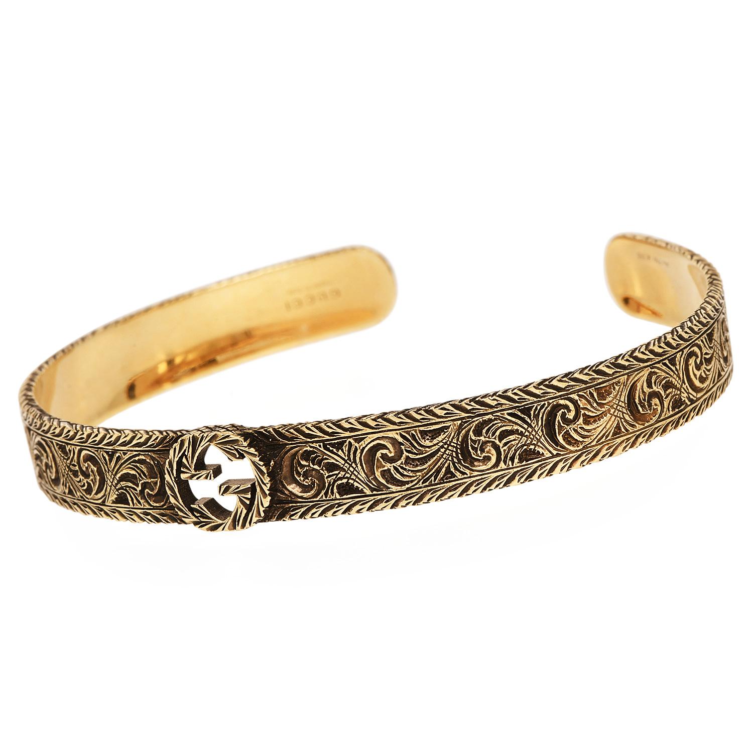 Donna Gucci 18K Yellow Gold Interlocking GG Engraved Cuff Bracelet in vendita