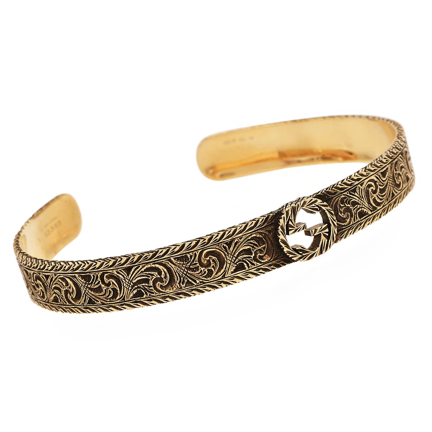 Gucci 18K Yellow Gold Interlocking GG Engraved Cuff Bracelet in vendita 4