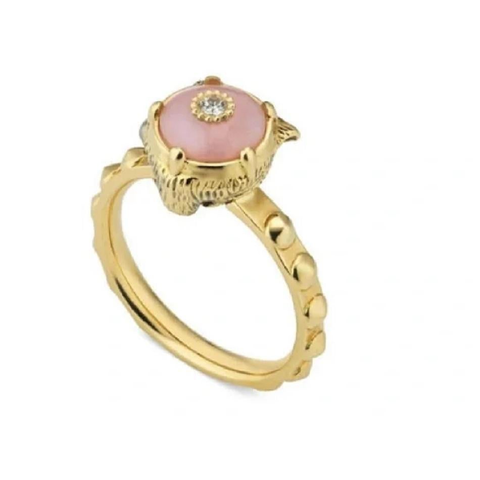 Round Cut Gucci 18K Yellow Gold Le Marches des Merveilles Diamond Pink Motif Feline Ring For Sale