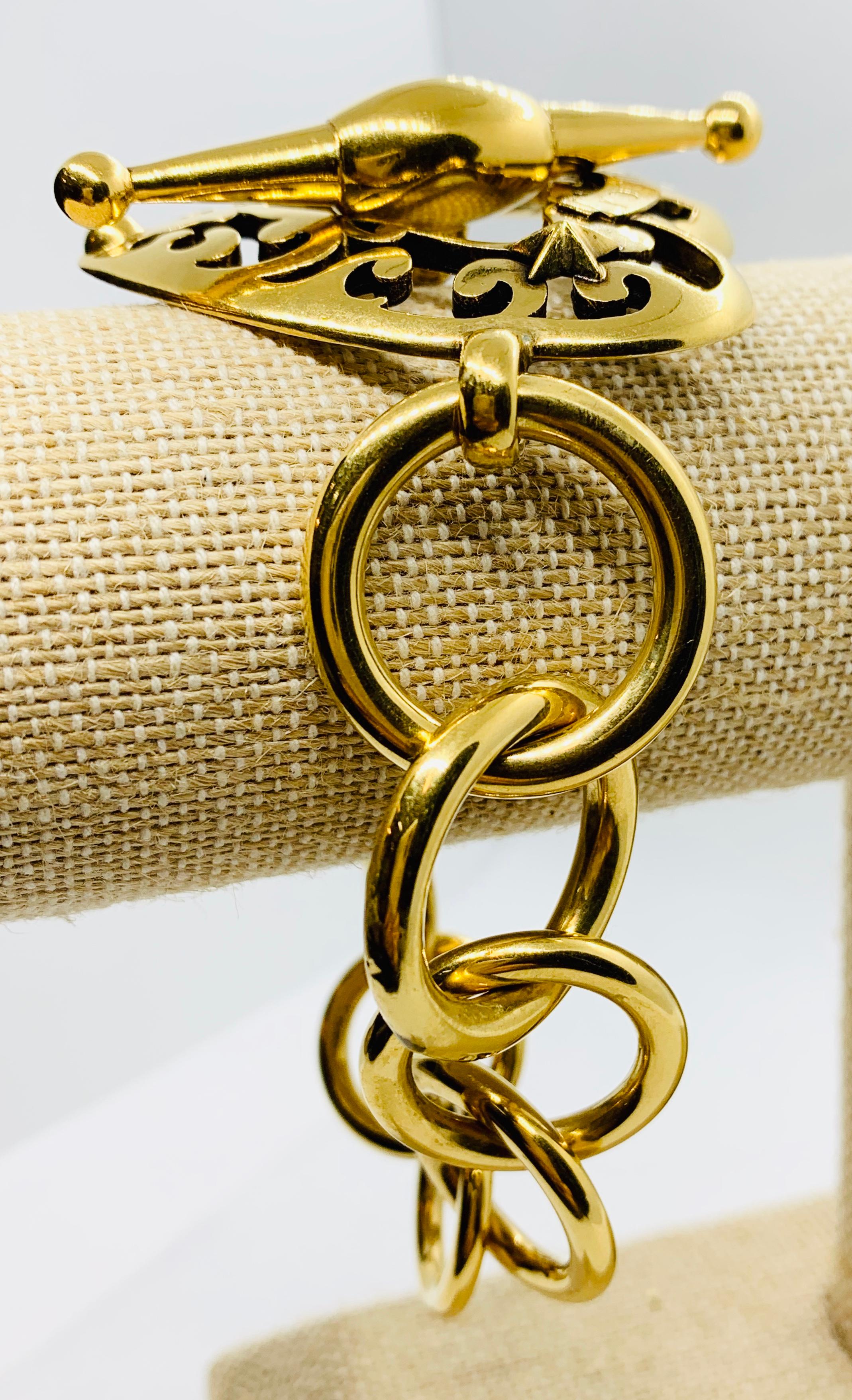 Gucci 18 Karat Gold Link Bracelet with Toggle Clasp & Heart Shaped Center Piece 9