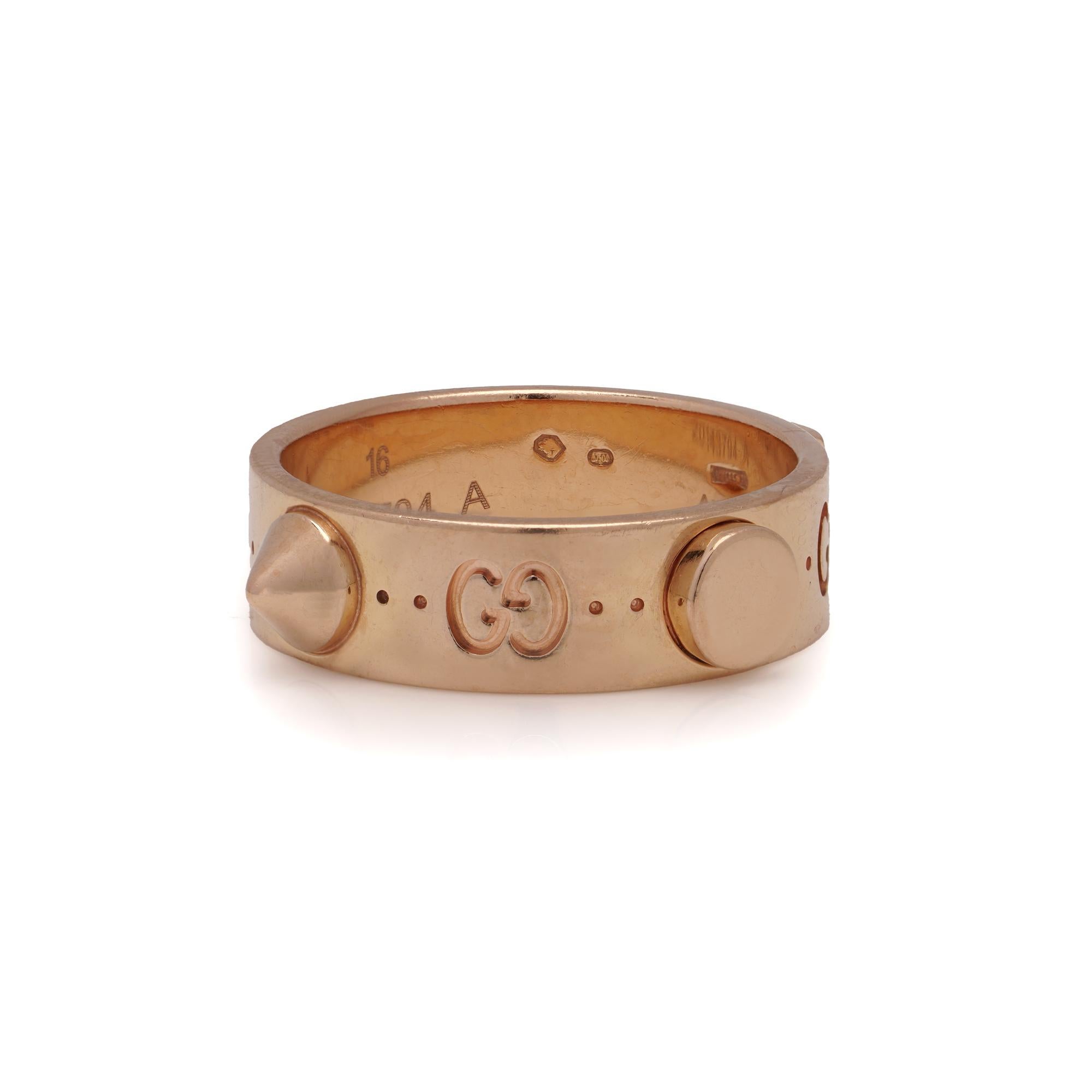 Women's Gucci 18kt rose gold Iconic band ring with studs For Sale