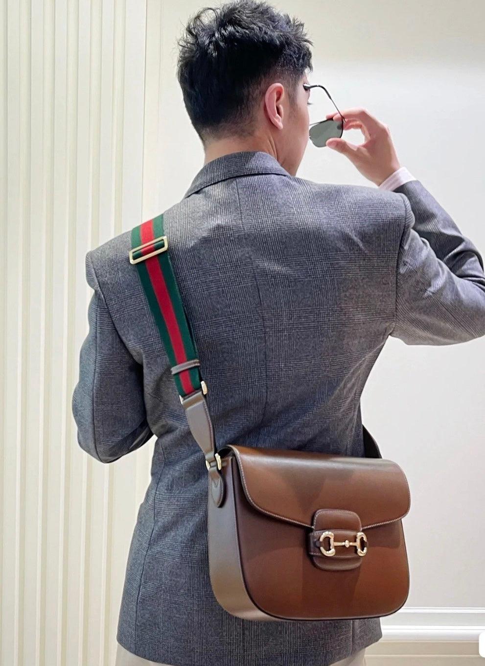 Gucci 1955 Horsebit Shoulder Bag Caramel Brown Leather Medium
 These are professional photos of the actual bag.
 Made from premium calfskin leather in a classic neutral caramel brown color, this Gucci Horsebit 1955 shoulder bag is a must-have for