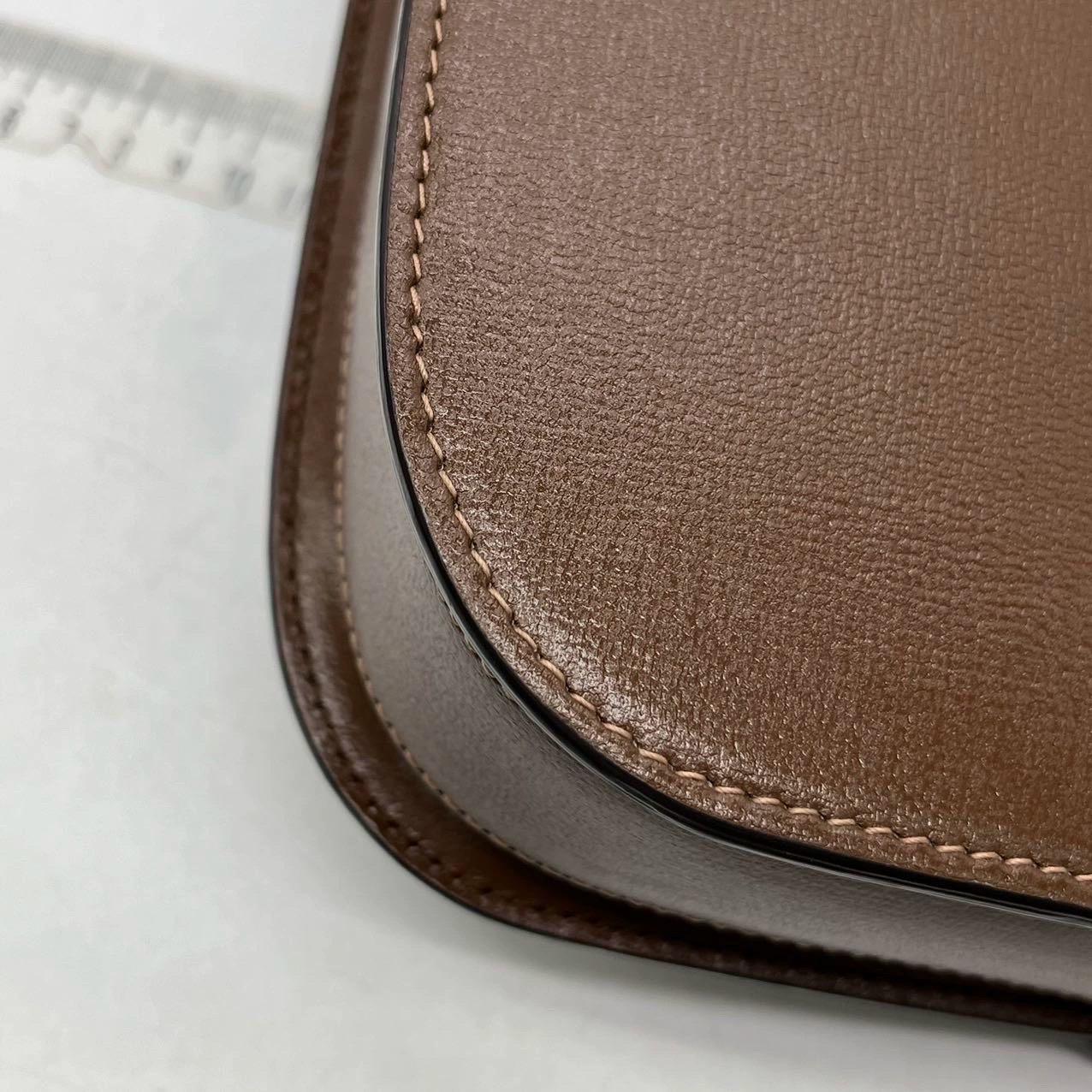 Gucci 1955 Horsebit Borsa a tracolla in pelle marrone caramello piccola in vendita 12