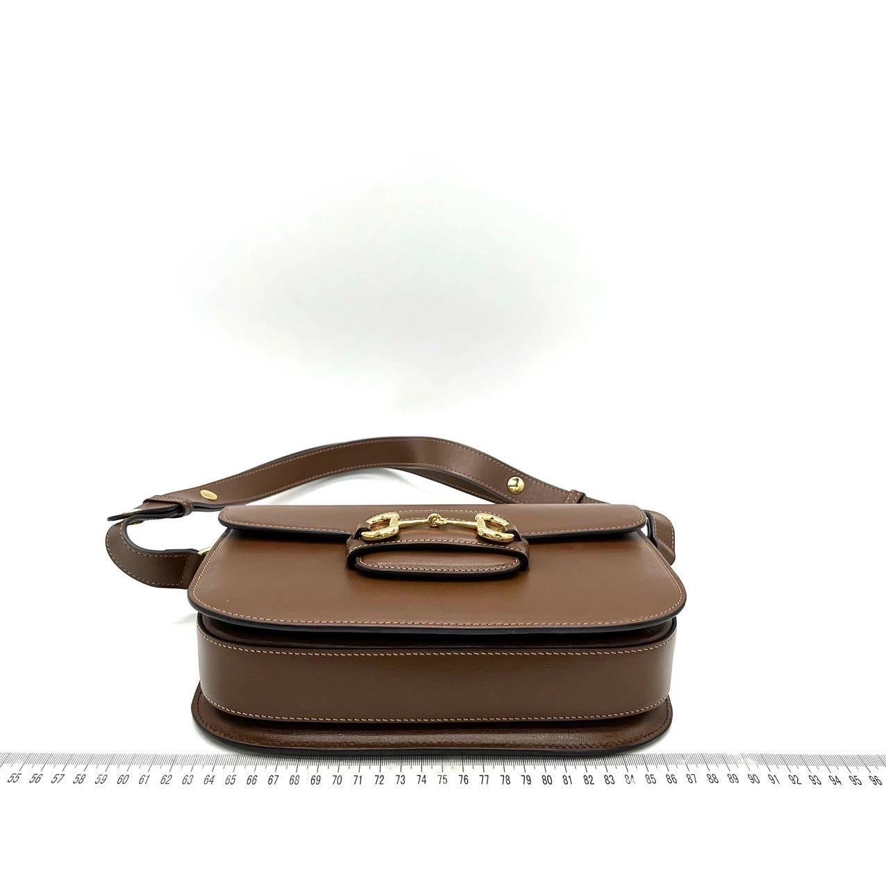 Gucci 1955 Horsebit Borsa a tracolla in pelle marrone caramello piccola in vendita 2