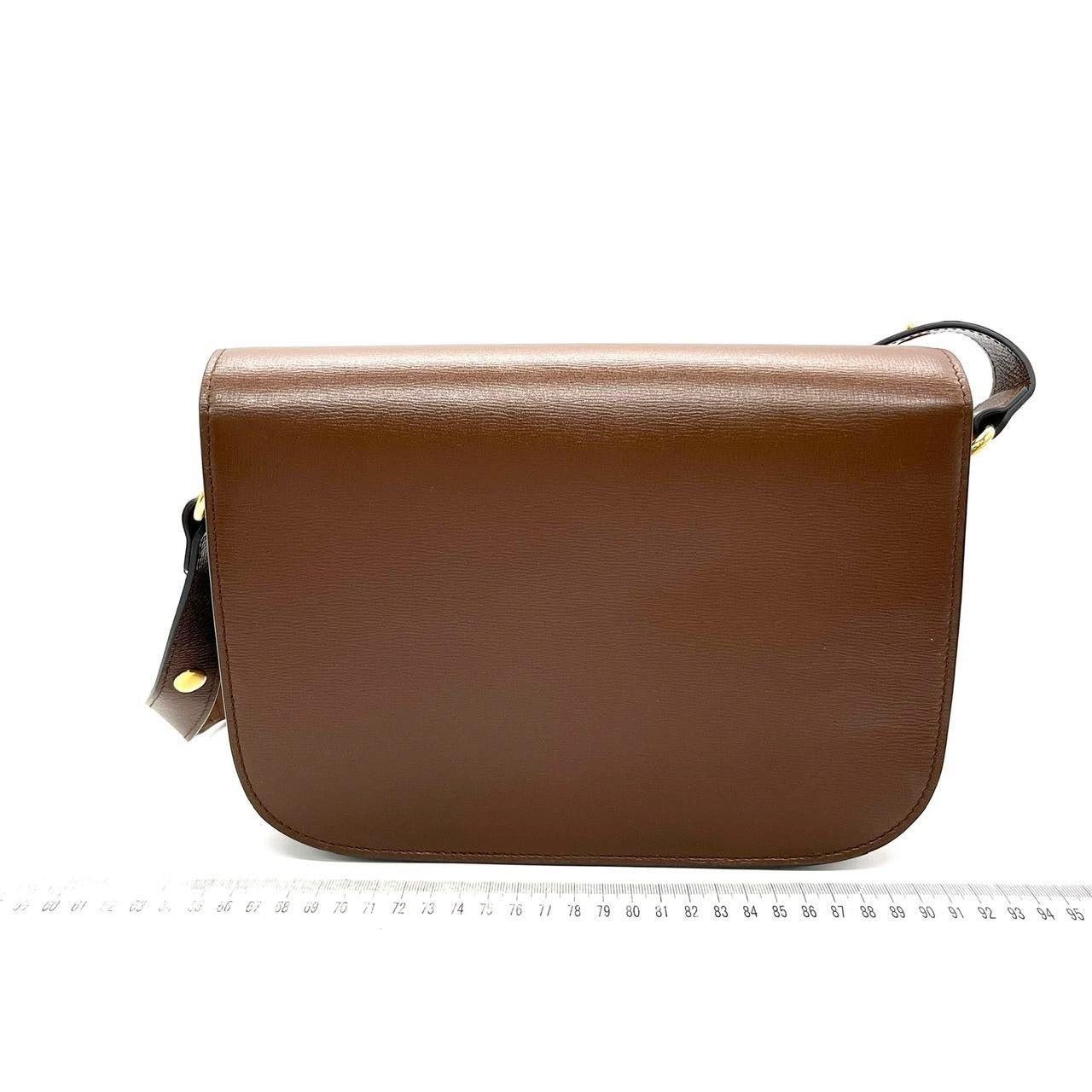 Gucci 1955 Horsebit Shoulder Bag Caramel Brown Small Leather Never Worn
  These are professional photos of the actual bag offered by Luxbags.
  Made from premium calfskin leather in a classic neutral caramel brown color, this Gucci Horsebit 1955