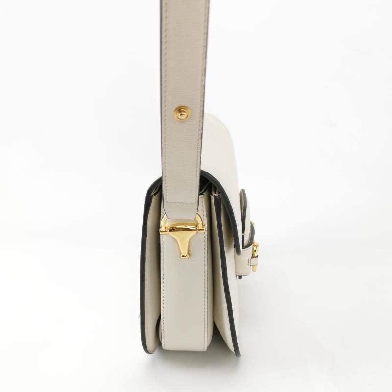 Gucci 1955 Horsebit Shoulder Bag White Small Leather In Excellent Condition For Sale In AUBERVILLIERS, FR