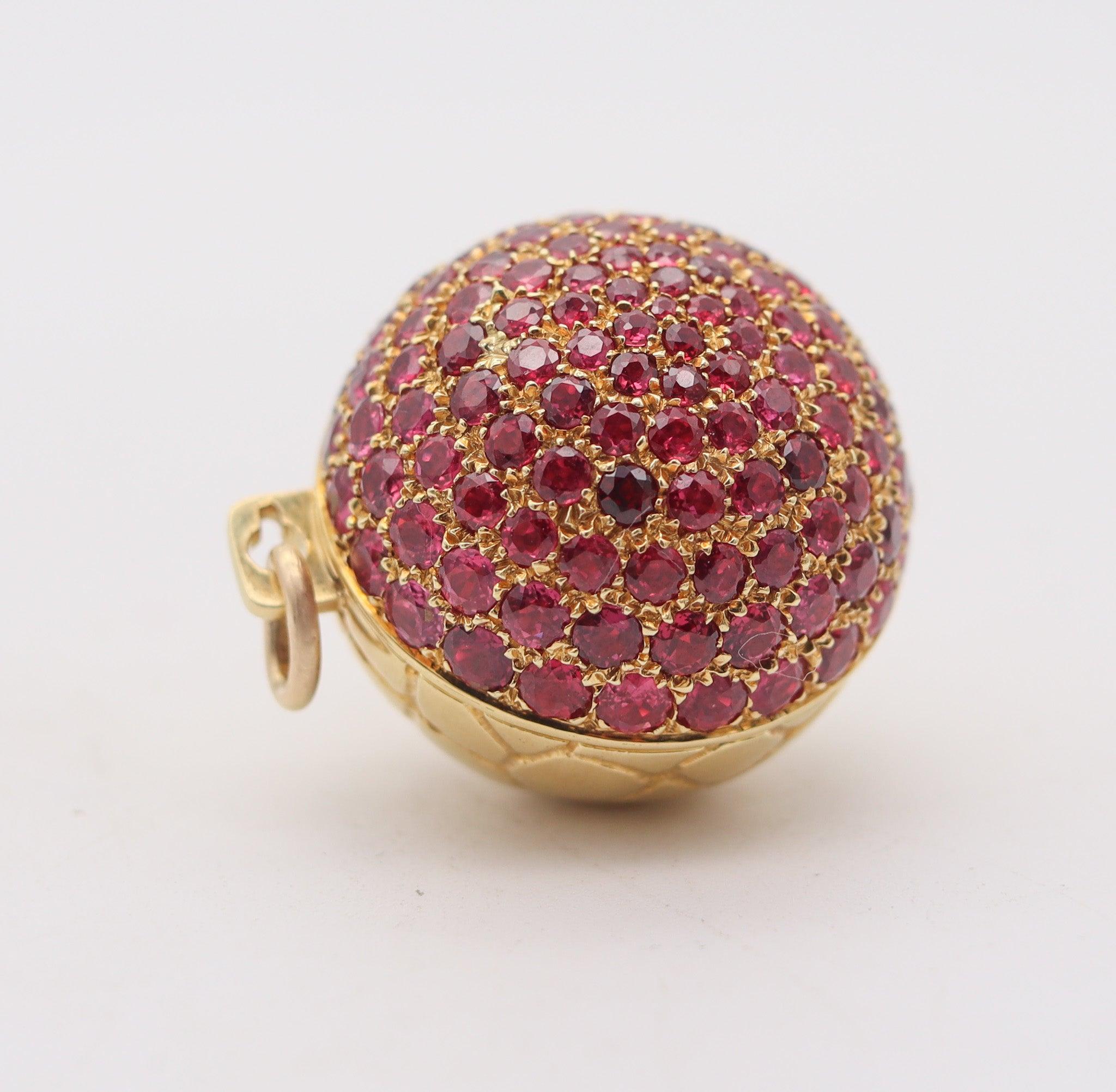 GUCCI 1970 Milano Secret-Box Ball Pendant In 18Kt Gold With 8.35 Ctw Rubies For Sale 2