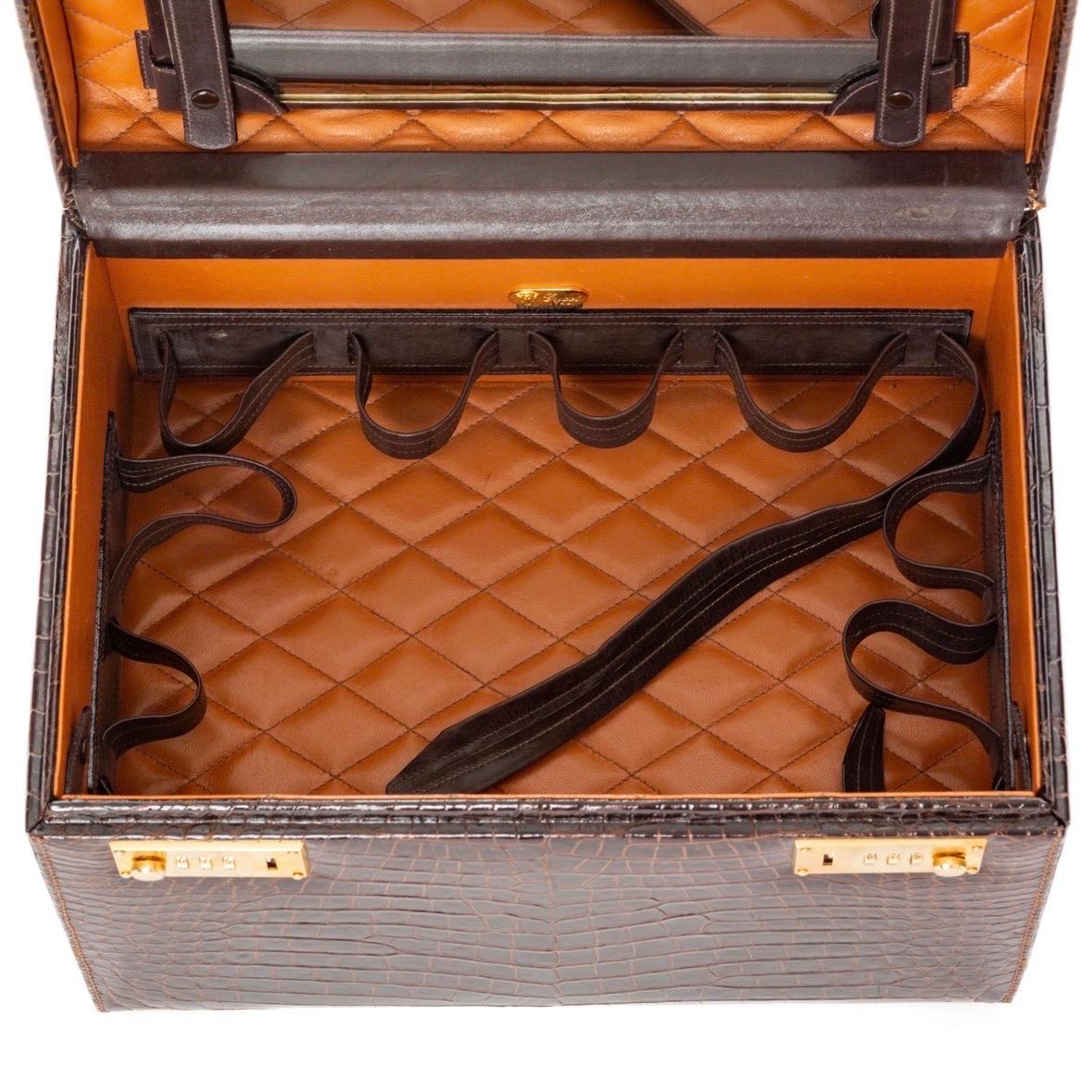 Gucci 1970s Brown Crocodile Leather Train Travel Case For Sale 9