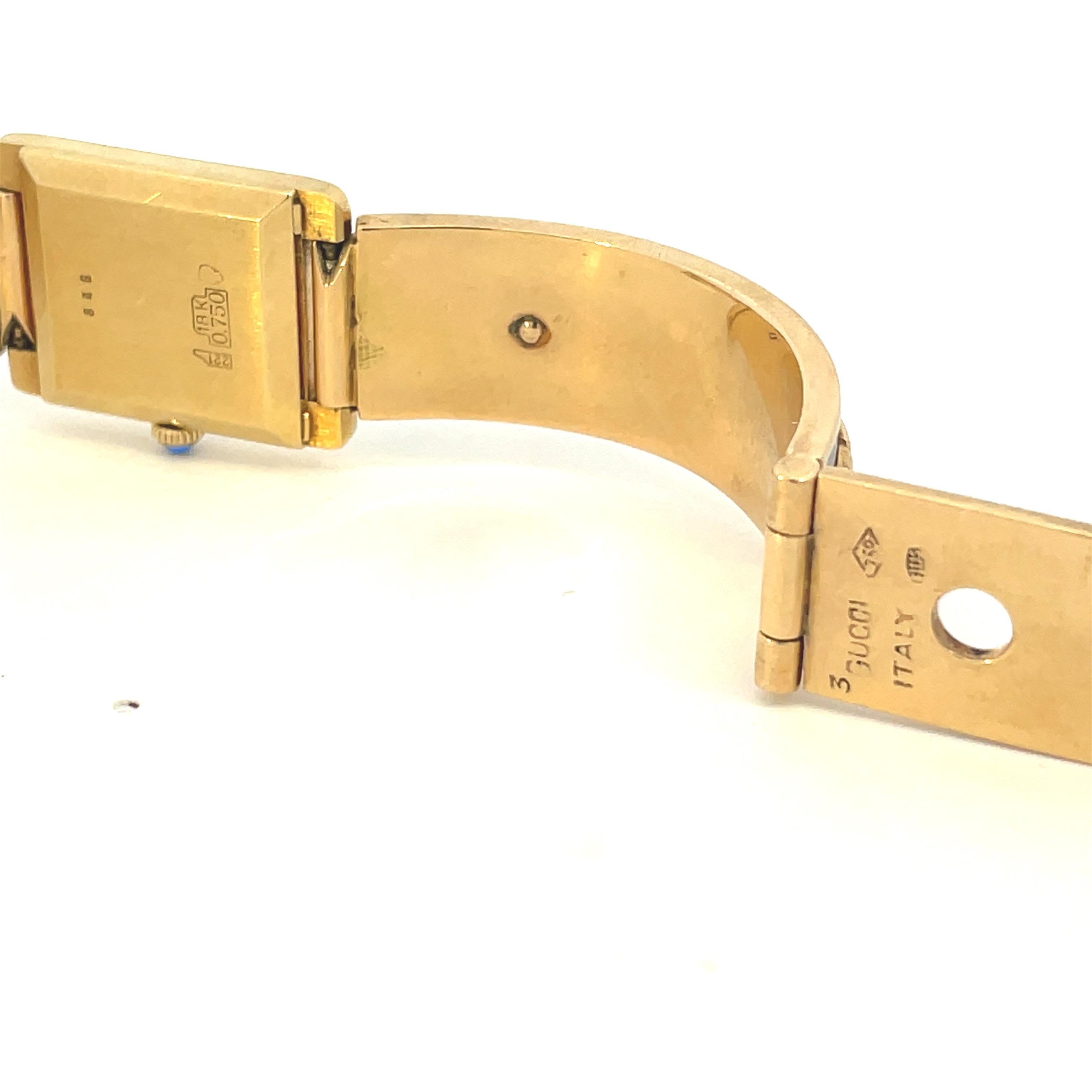 Gucci 1970s Rare Vintage Buckle Bracelet Watch 18kt Yellow Gold and Enamel In Good Condition In Milano, IT