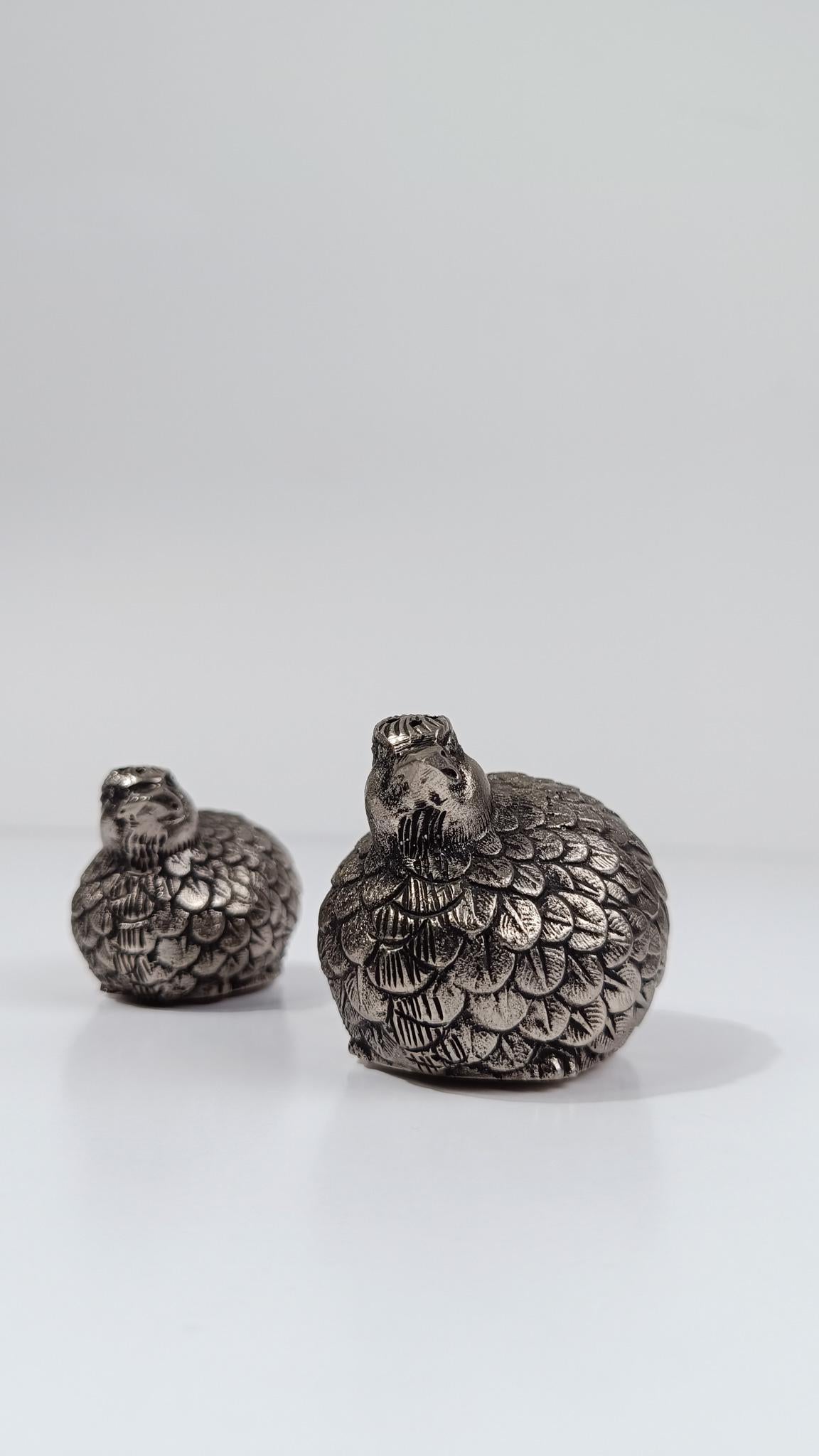 Shakers sale e pepe Gucci anni '70 / Figurine di quaglie placcate in argento in vendita 9