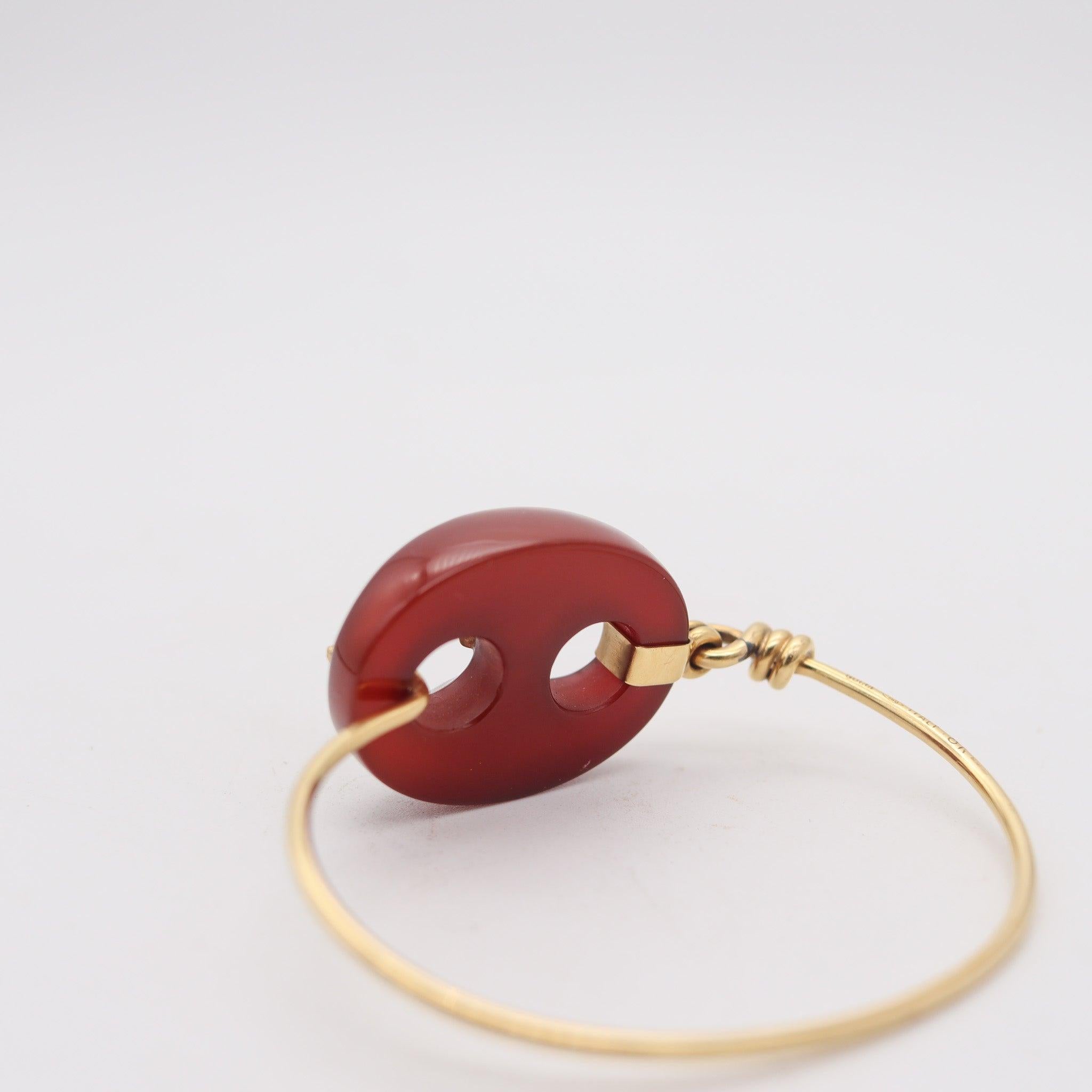 Women's GUCCI 1980 Firenze Carved Agate Mariner link Bangle In 18Kt Yellow Gold
