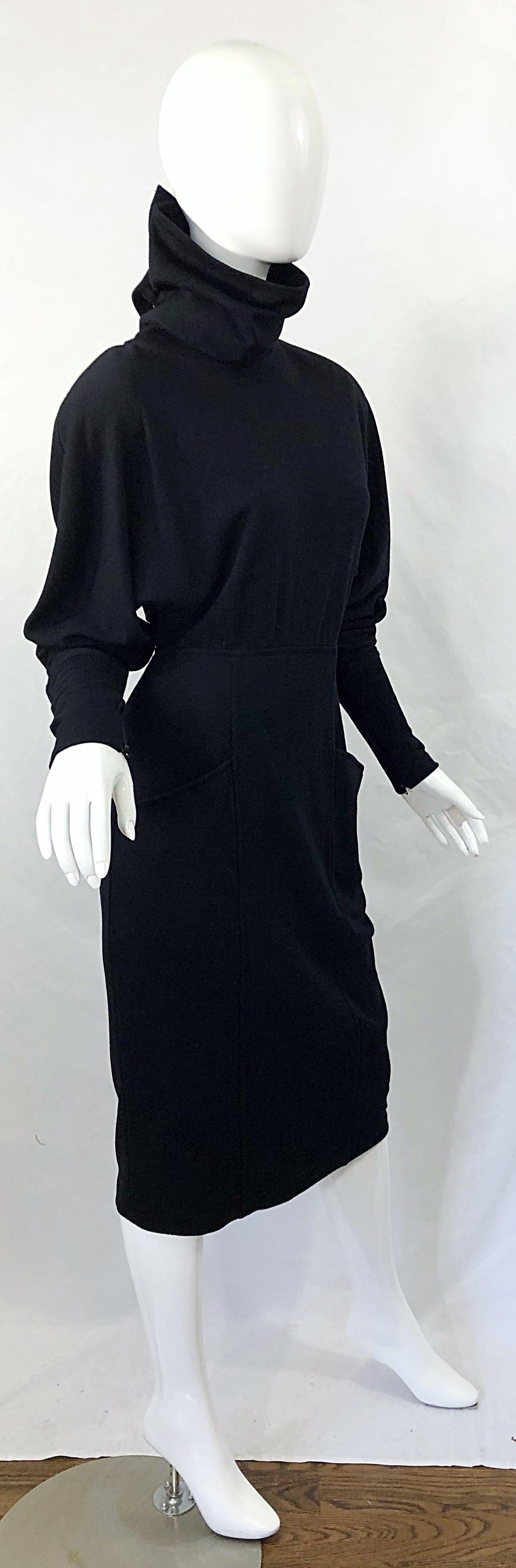 Gucci 1980s Avant Garde Black Size 42 Wool Vintage 80s Turtleneck Sweater Dress In Excellent Condition For Sale In San Diego, CA