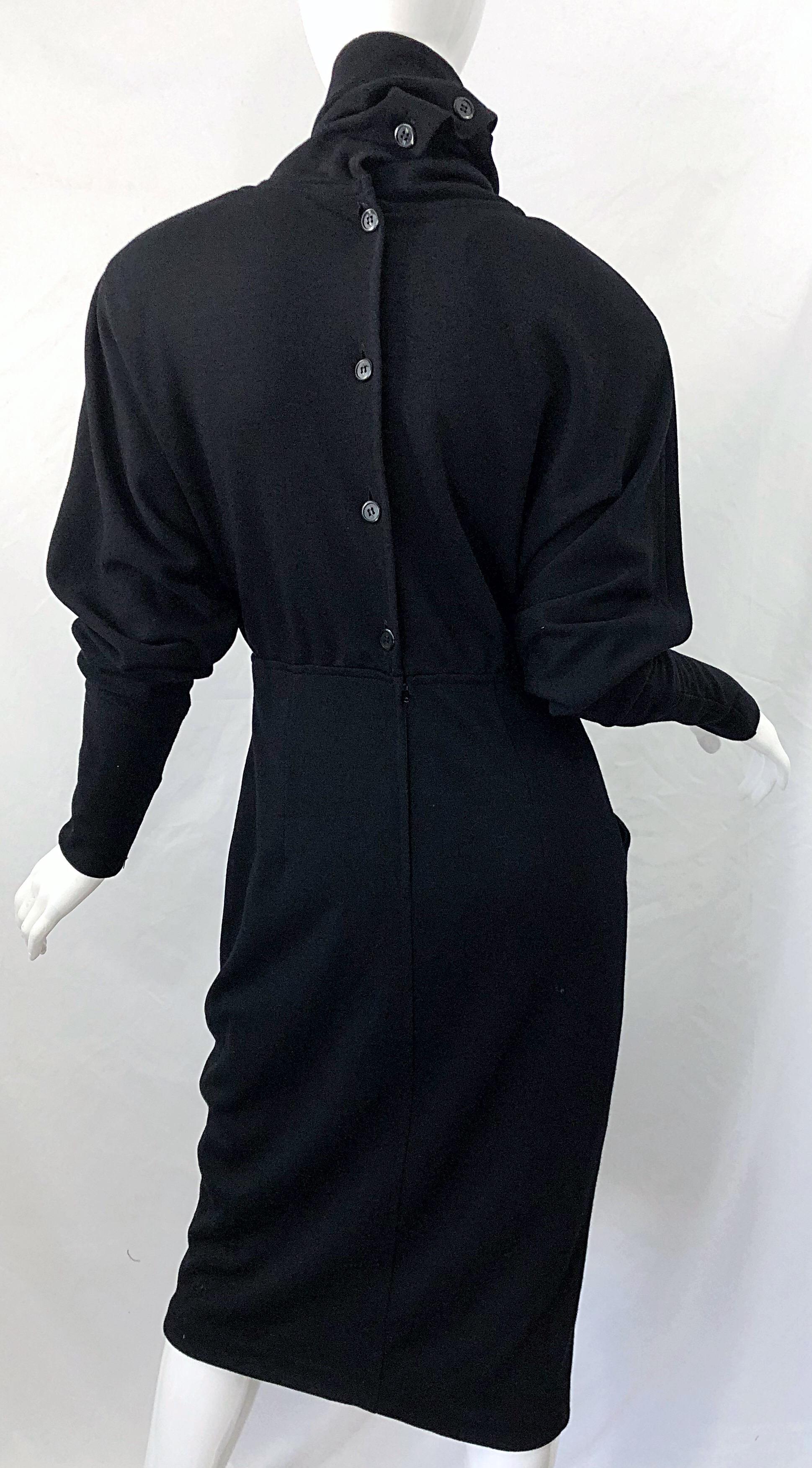 Gucci 1980s Avant Garde Black Size 42 Wool Vintage 80s Turtleneck Sweater Dress For Sale 2