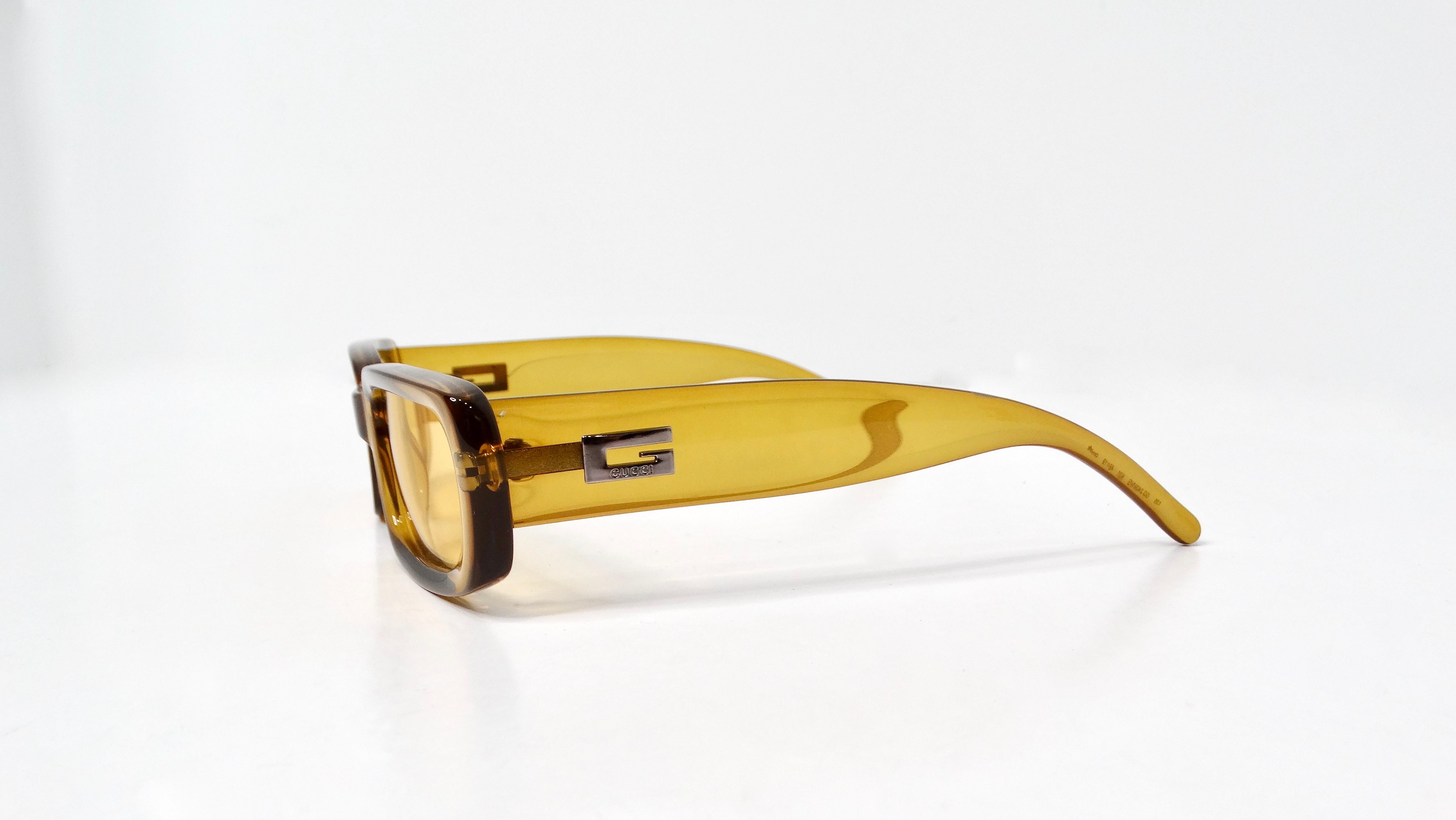 Giallo Occhiali da sole con montatura rettangolare Gucci 1990s GG2409 giallo traslucido colorato in vendita