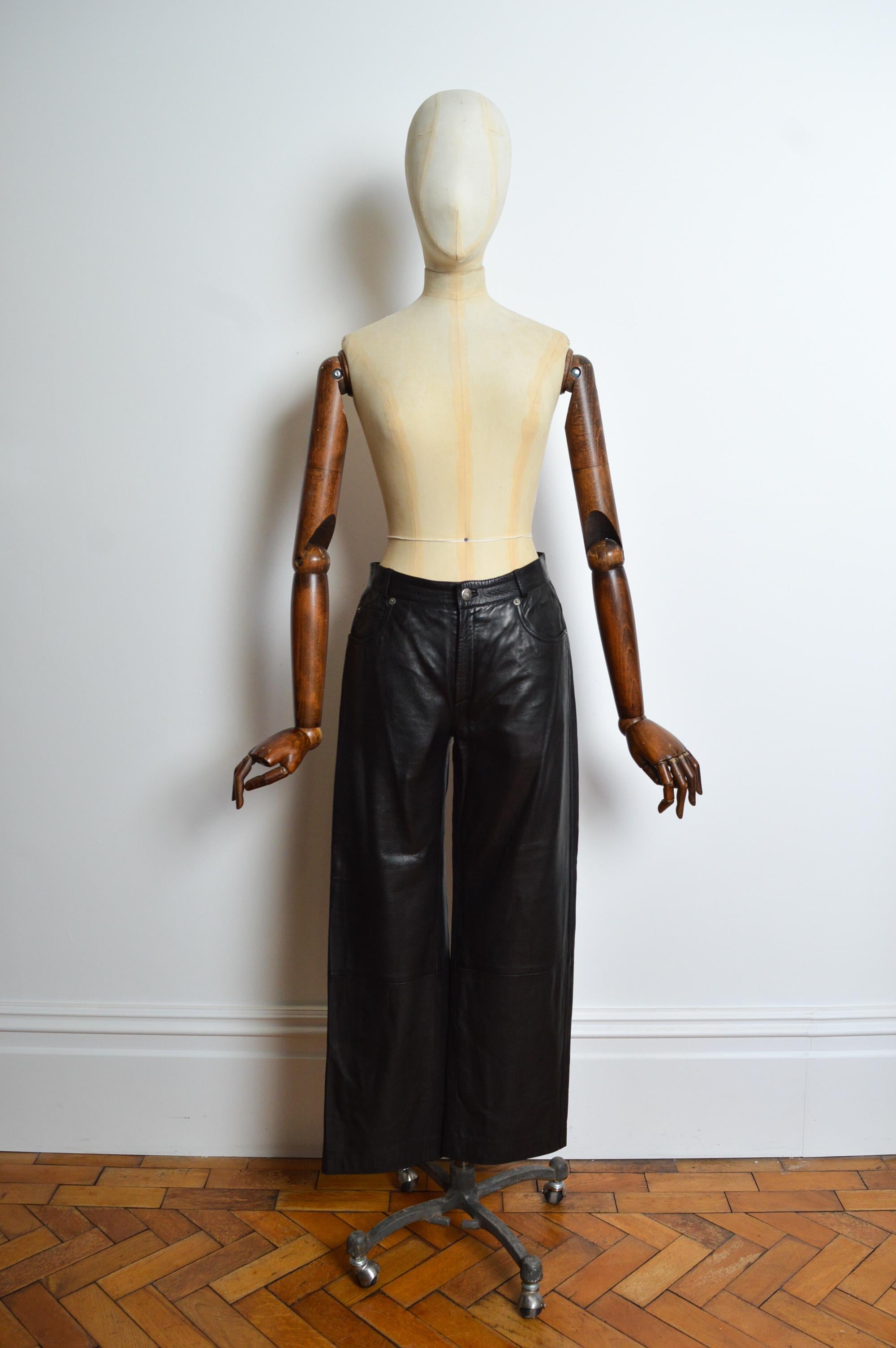 GUCCI 1998 by Tom Ford Black butter soft lamb skin leather pants - Trousers In Excellent Condition For Sale In Sheffield, GB