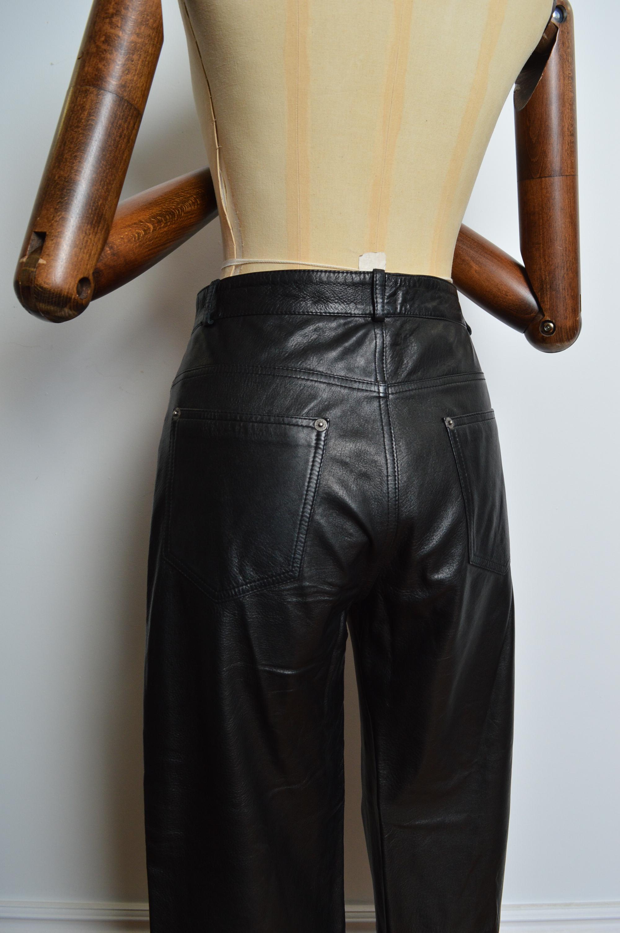 GUCCI 1998 by Tom Ford Black butter soft lamb skin leather pants - Trousers For Sale 4