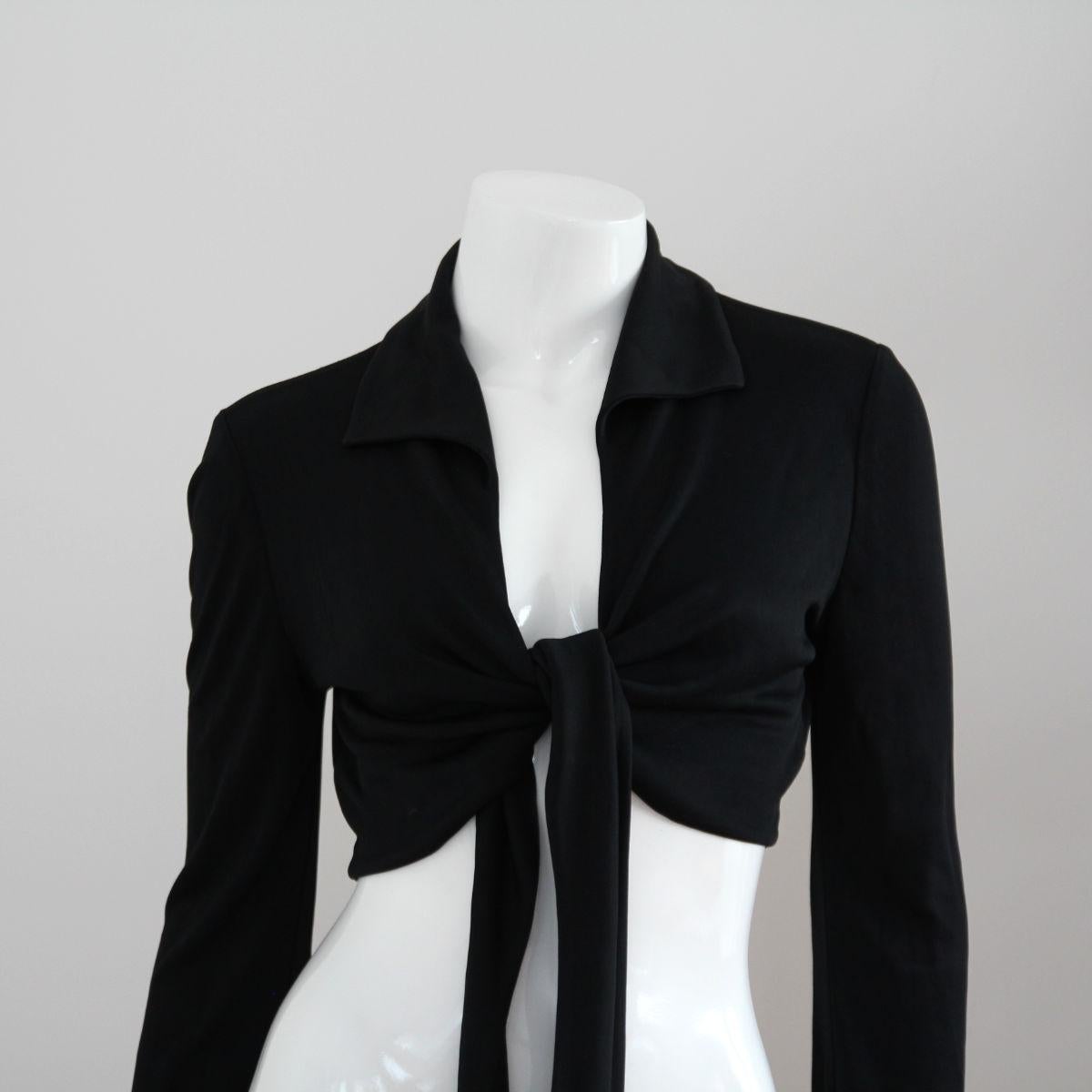 GUCCI 
 
2003. Stylische Wickeljacke von Gucci by Tom Ford. 

Jetzt kaufen oder später weinen! 

Die Jacke ist in gutem Zustand (siehe Fotos). 