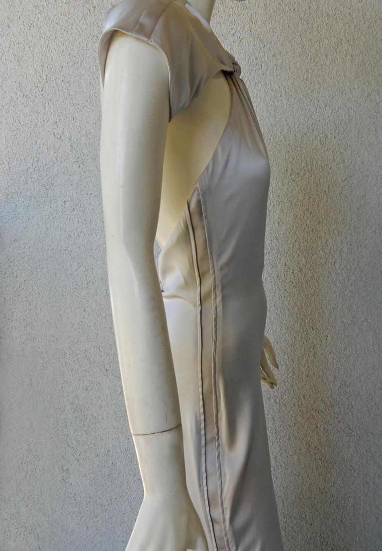 Donna Gucci 2004 by Tom Ford Slipper Satin Silver Harlowesque Bias Cut Out Dress Gown in vendita