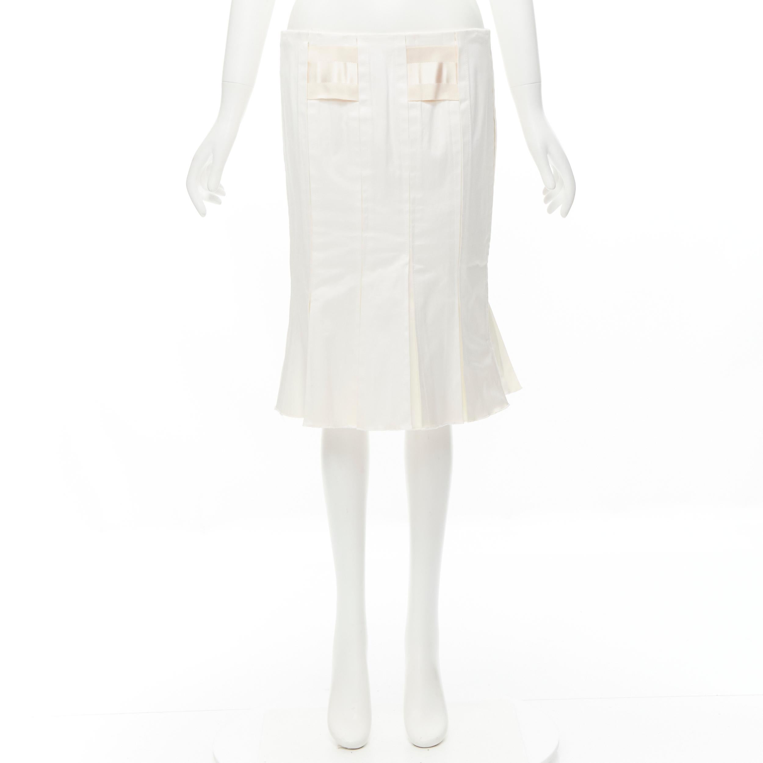 GUCCI 2004 Vintage Tom Ford web grosgrain trim panel constructed pleated skirt For Sale 5