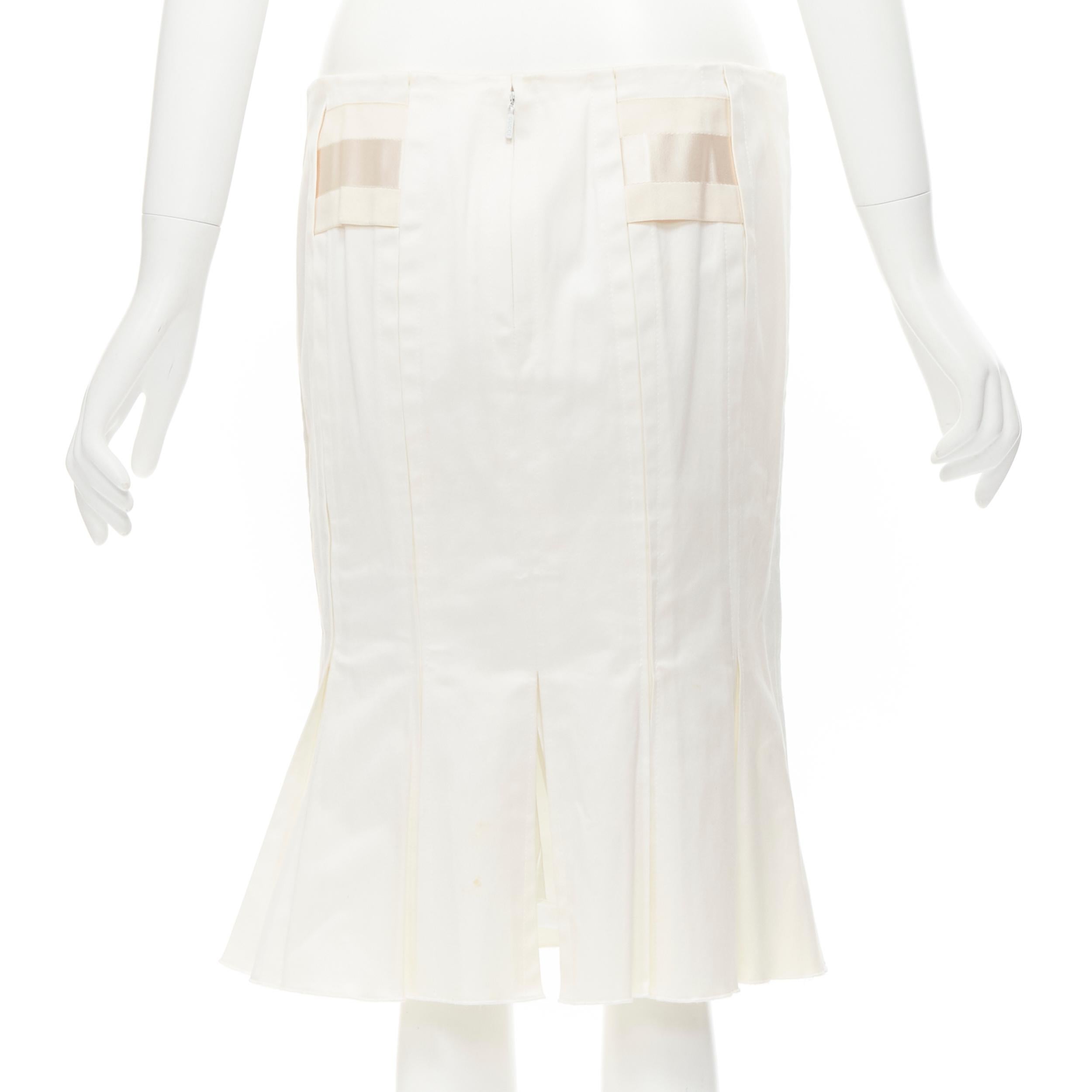 Women's GUCCI 2004 Vintage Tom Ford web grosgrain trim panel constructed pleated skirt For Sale
