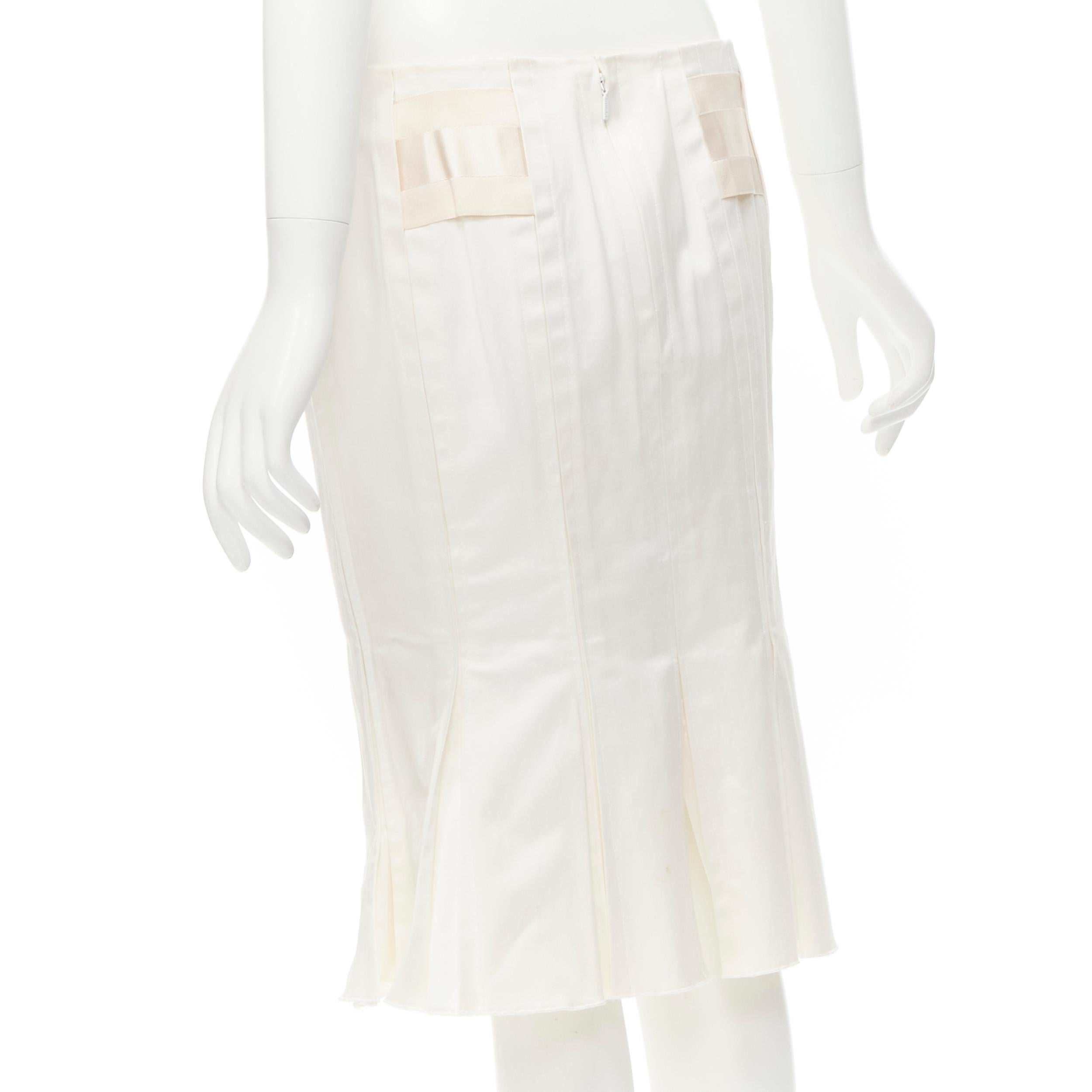 GUCCI 2004 Vintage Tom Ford web grosgrain trim panel constructed pleated skirt For Sale 1