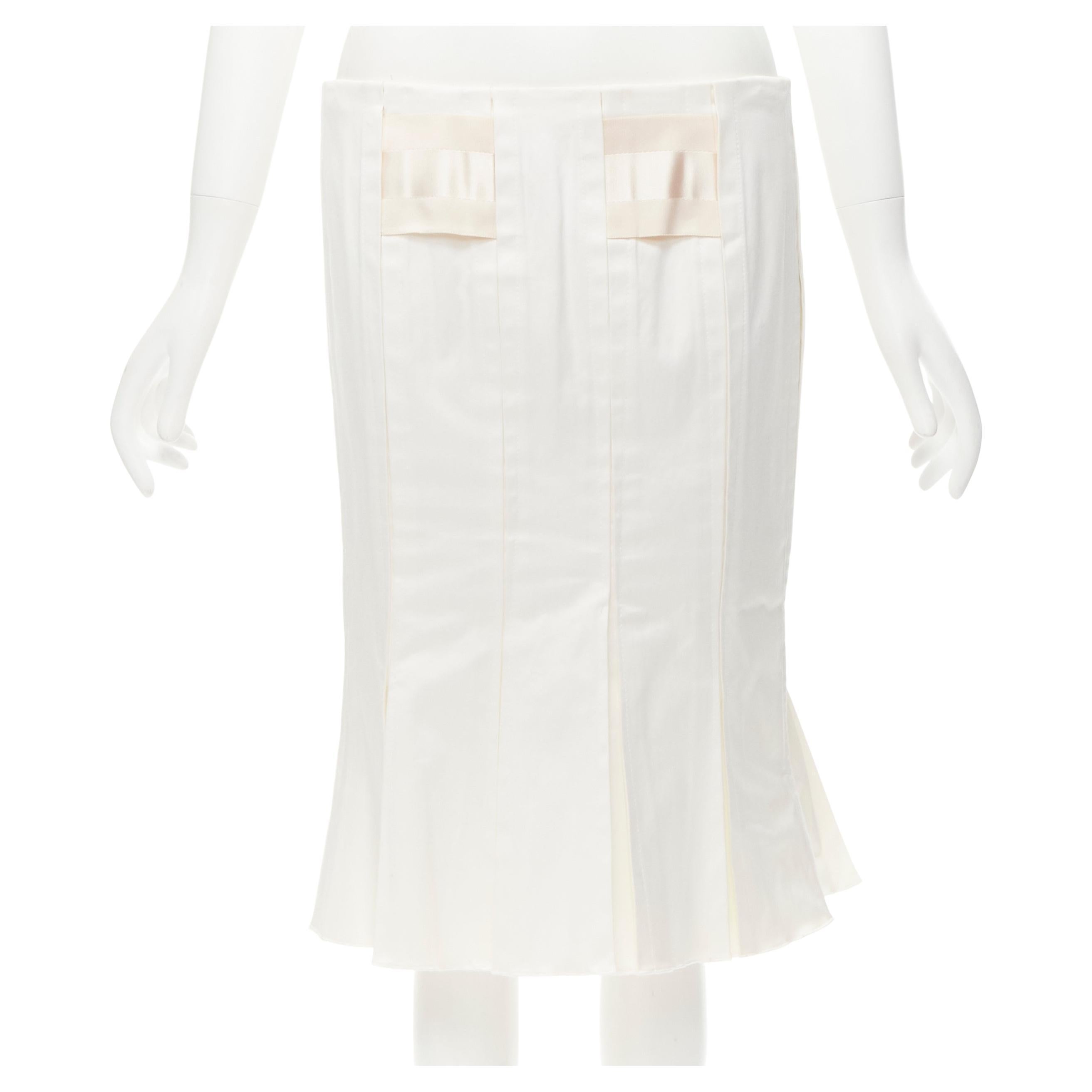 GUCCI 2004 Vintage Tom Ford web grosgrain trim panel constructed pleated skirt For Sale