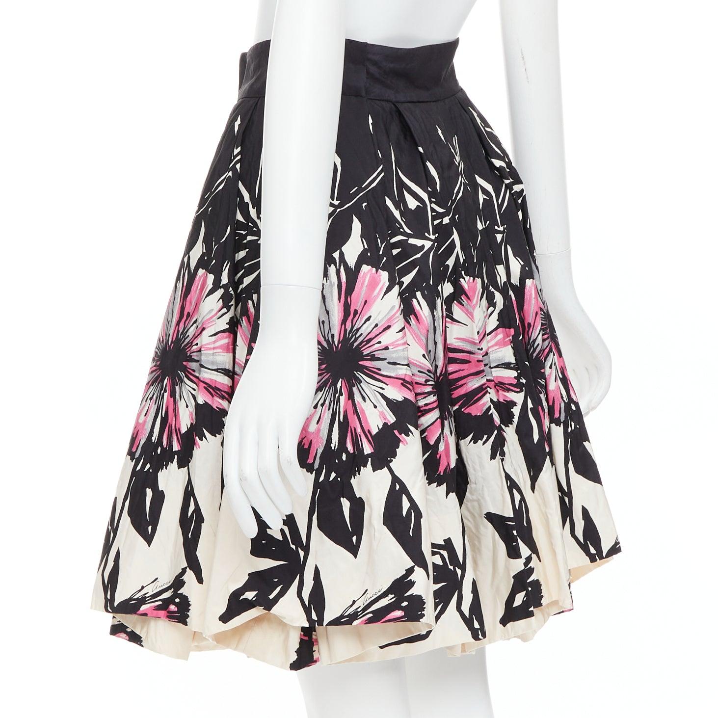 Gucci 2007 100% soie noir crème abstrait floral jupe évasée IT40 M en vente 1