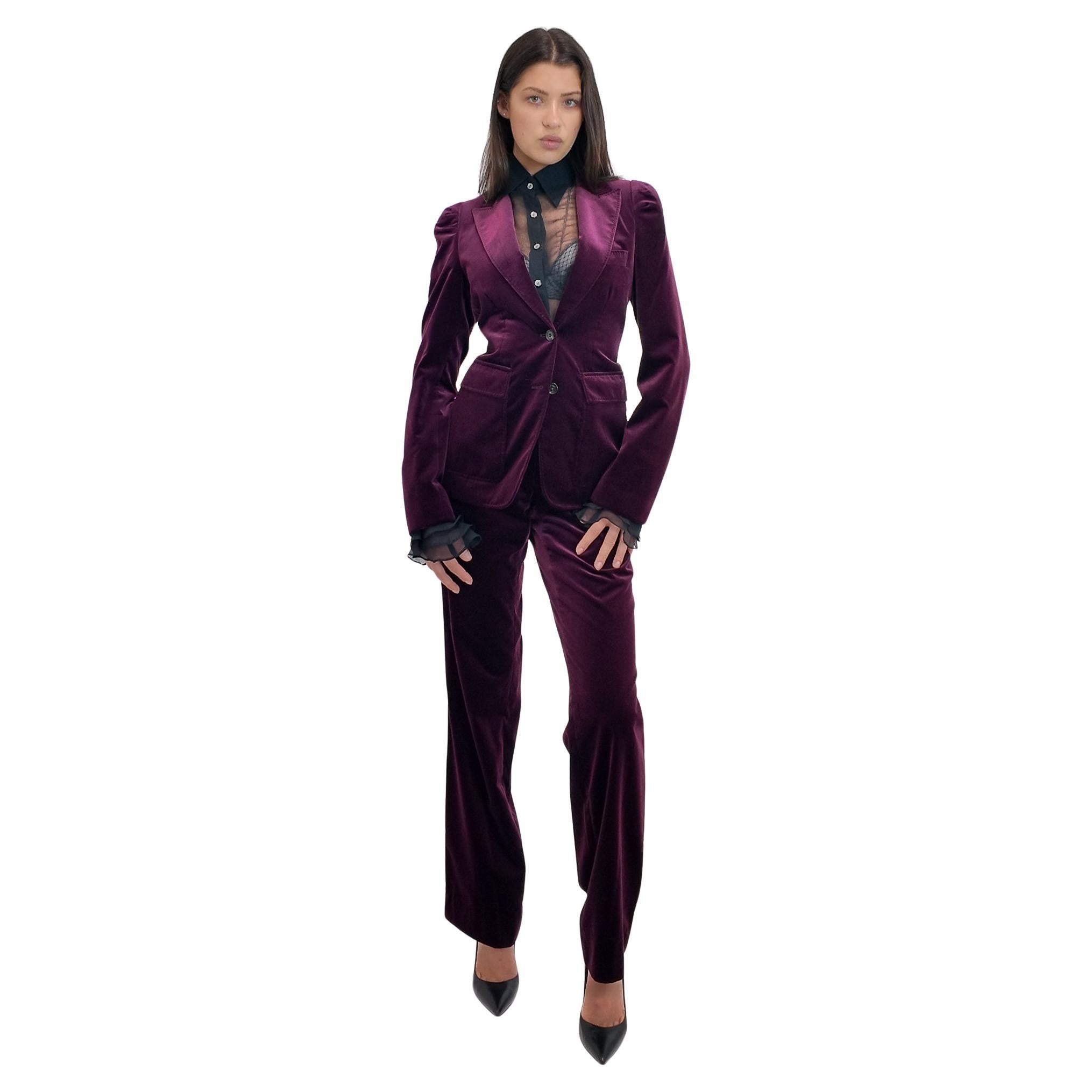 Gucci 2007 - Abito con pantaloni da donna in velluto rosso mirtillo