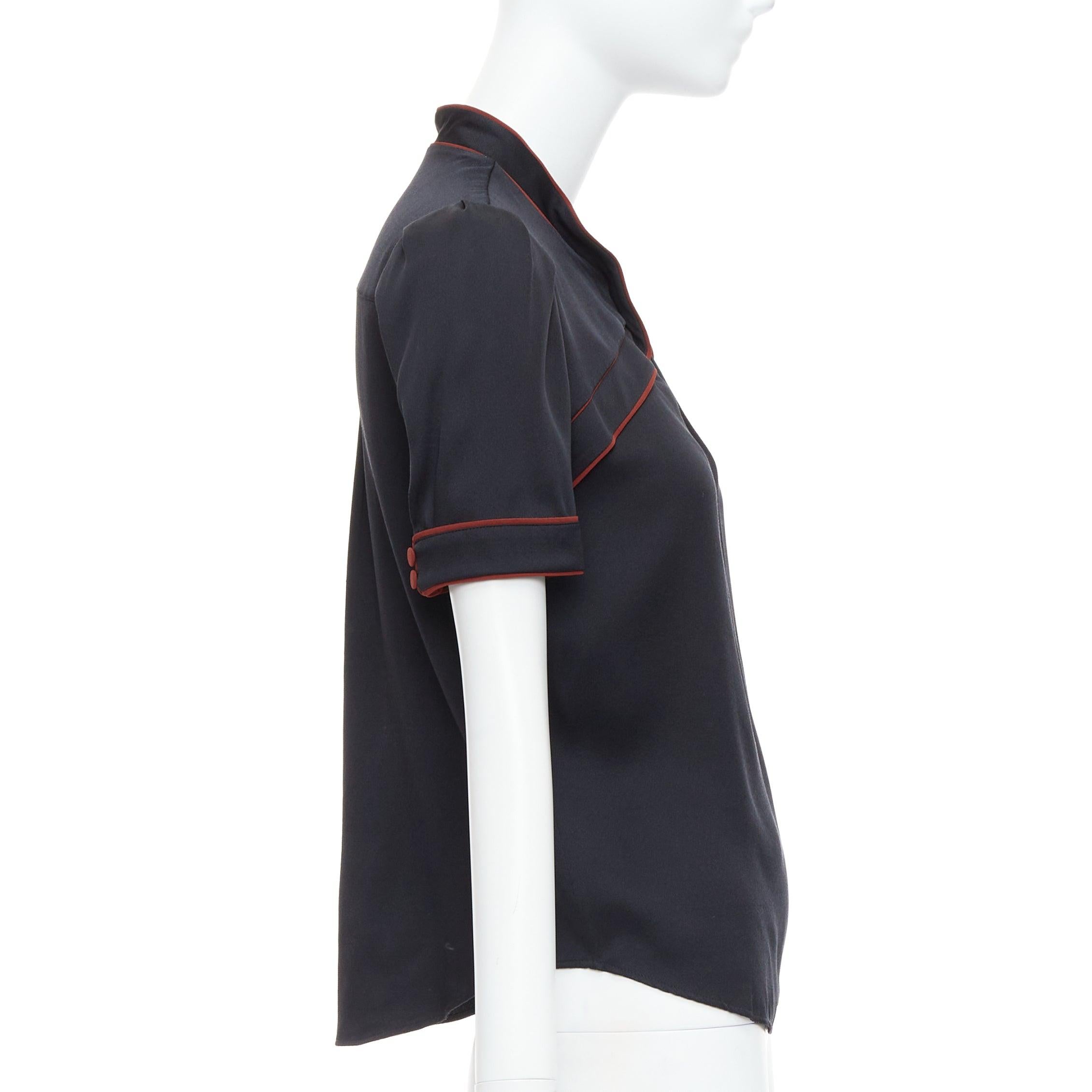 GUCCI 2007 Vintage black silk gold GG logo charm red piped top IT38 XS In Good Condition For Sale In Hong Kong, NT