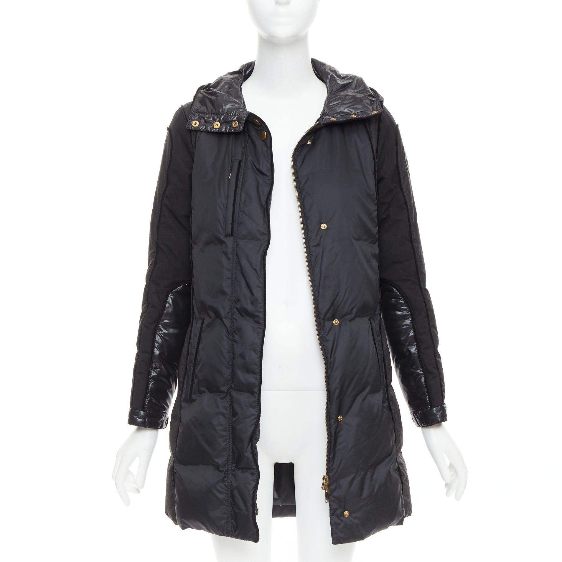 Nero Gucci 2009 nero oro logo GG fibbia cintura cappotto lungo puffer IT38 XS in vendita