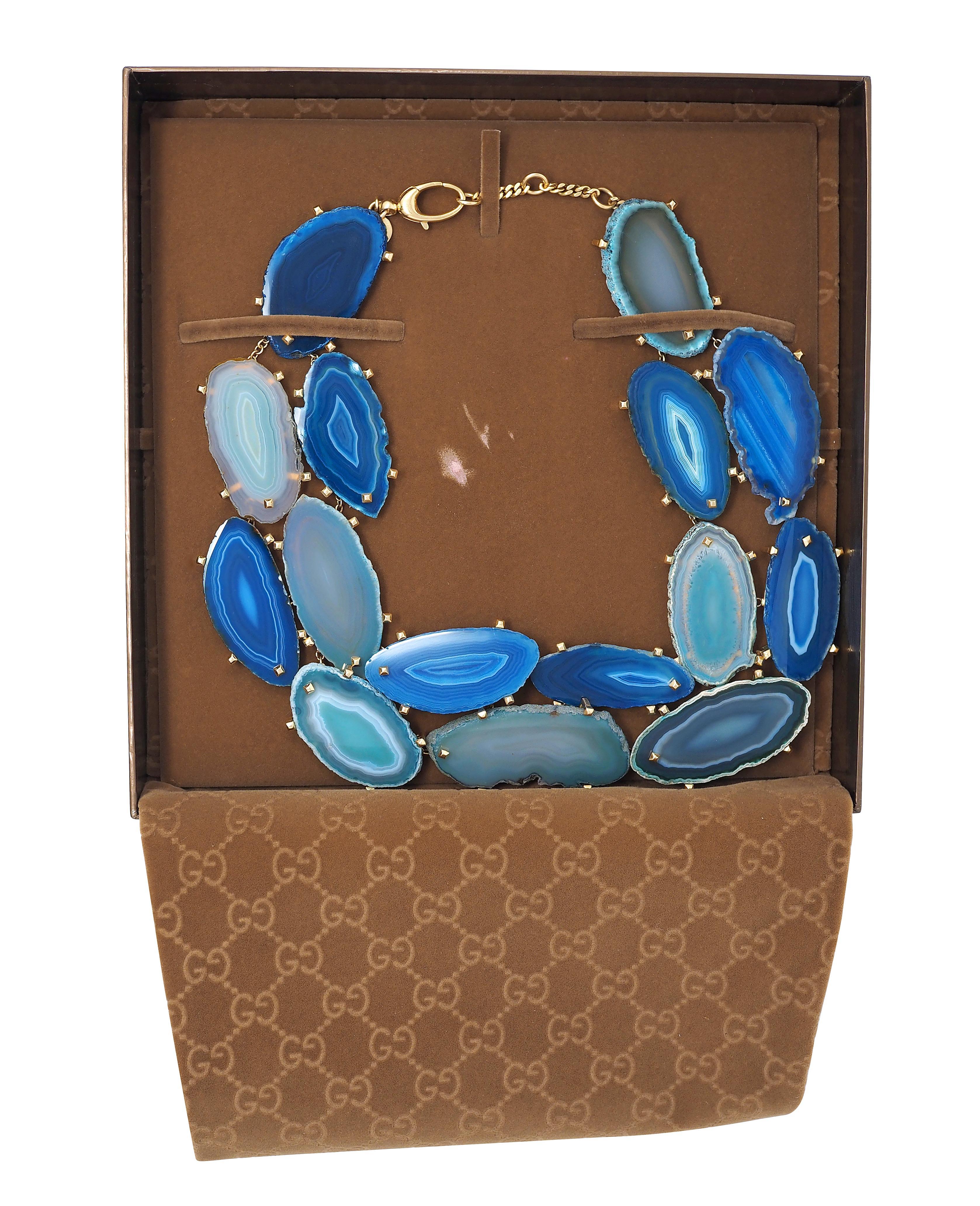Femenino o masculino Gucci 2009 Spring Blue Agate 18 Karat Yellow Gold Collar Statement Necklace en venta