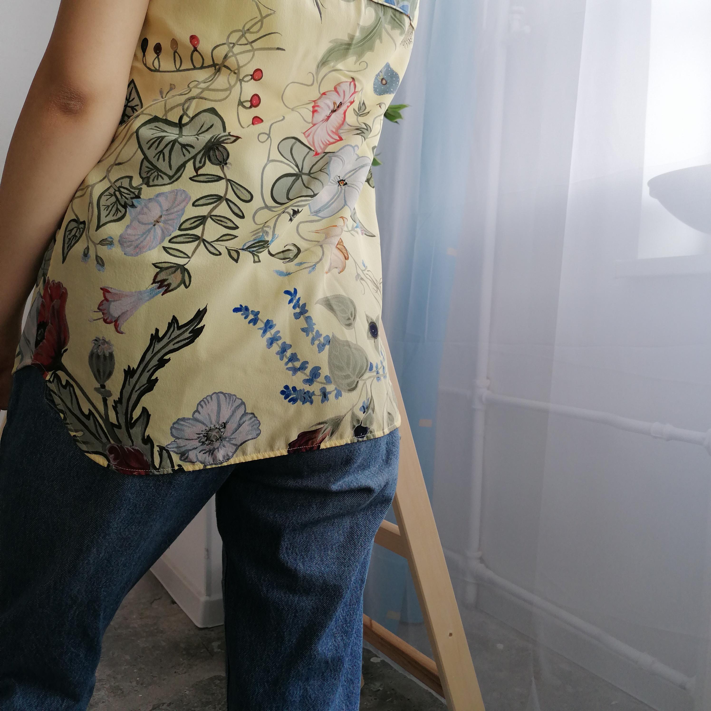 GUCCI 2015 LOGO Silk Flora Kris Knight Flora Print Blouse  USA 8 Rizzoli & Isles 5