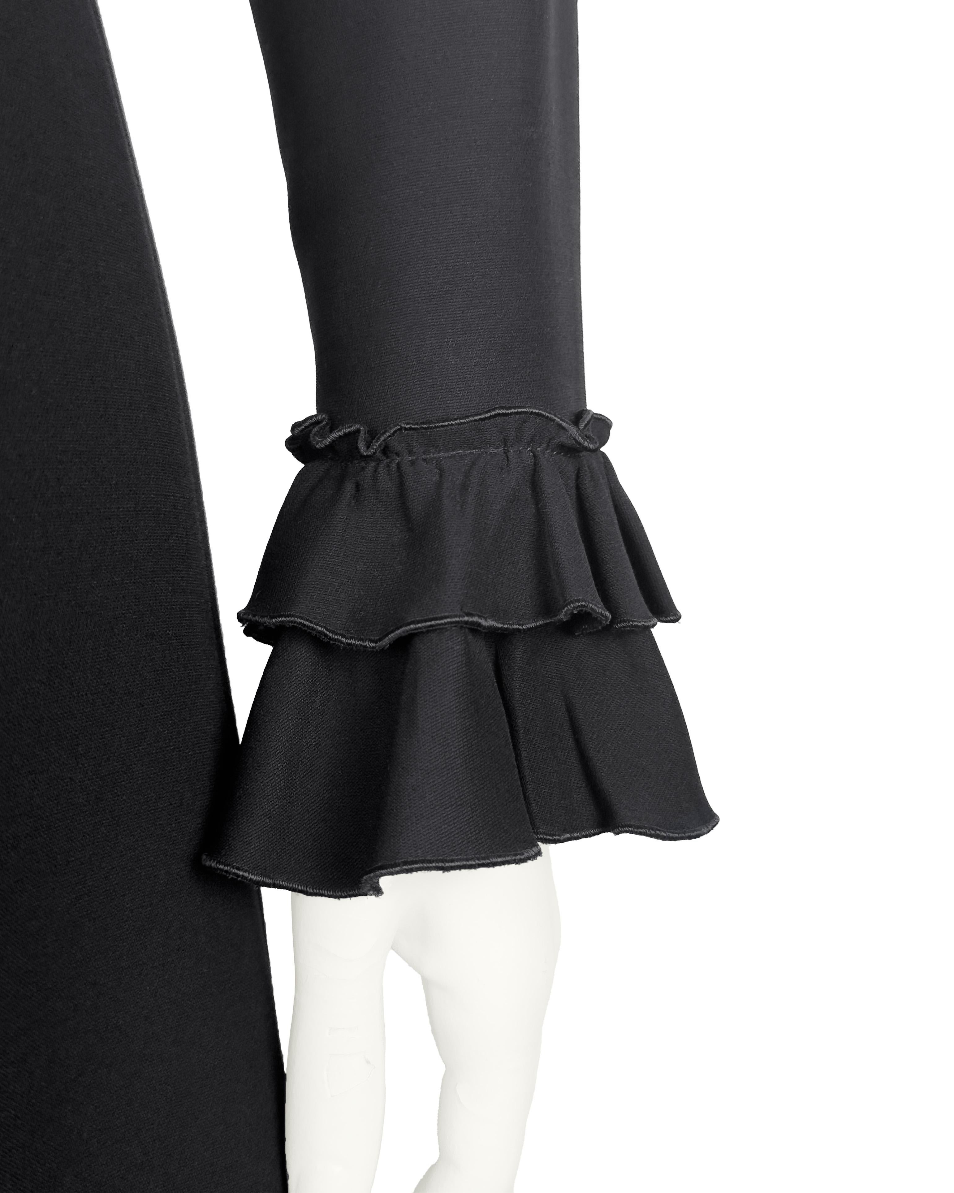 Gucci 2016 - Vestito nero a maniche lunghe con perline e ruches in vendita 1
