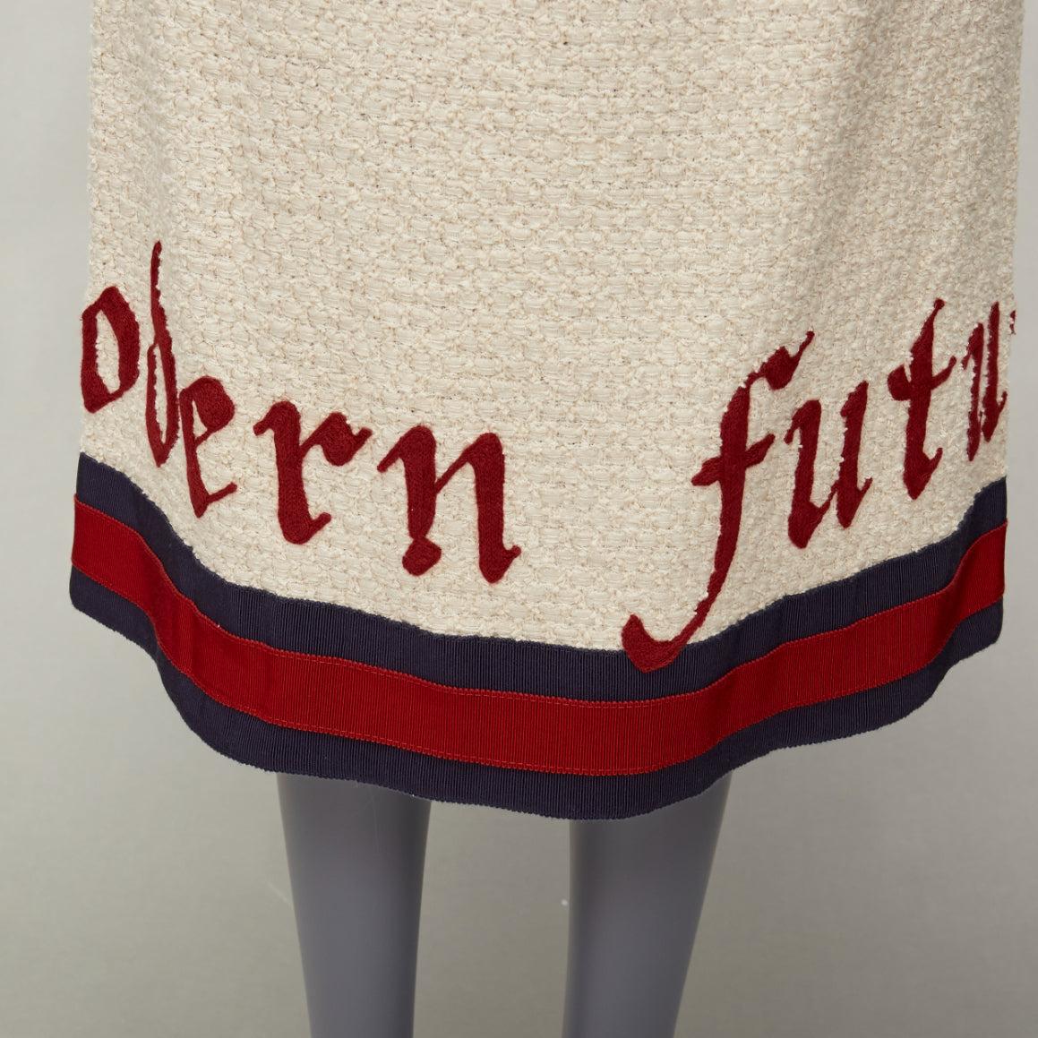 Gucci 2016 Modern Future jupe midi en coton bouclette crème garnie de sangles IT42 M en vente 2