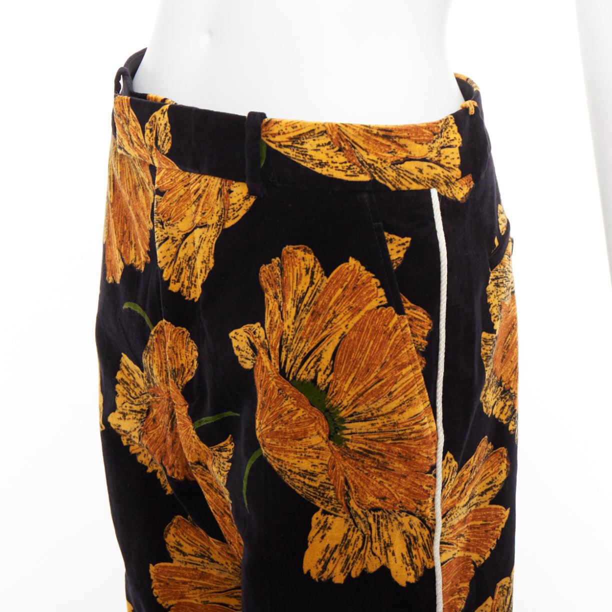 GUCCI 2017  Alessandro Michele gold floral velvet straight pants IT38 XS
Reference: MECG/A00122
Brand: Gucci
Designer: Alessandro Michele
Collection: 2017 Fall Winter - Runway
Material: Velvet
Color: Black, Gold
Pattern: Floral
Closure: Zip