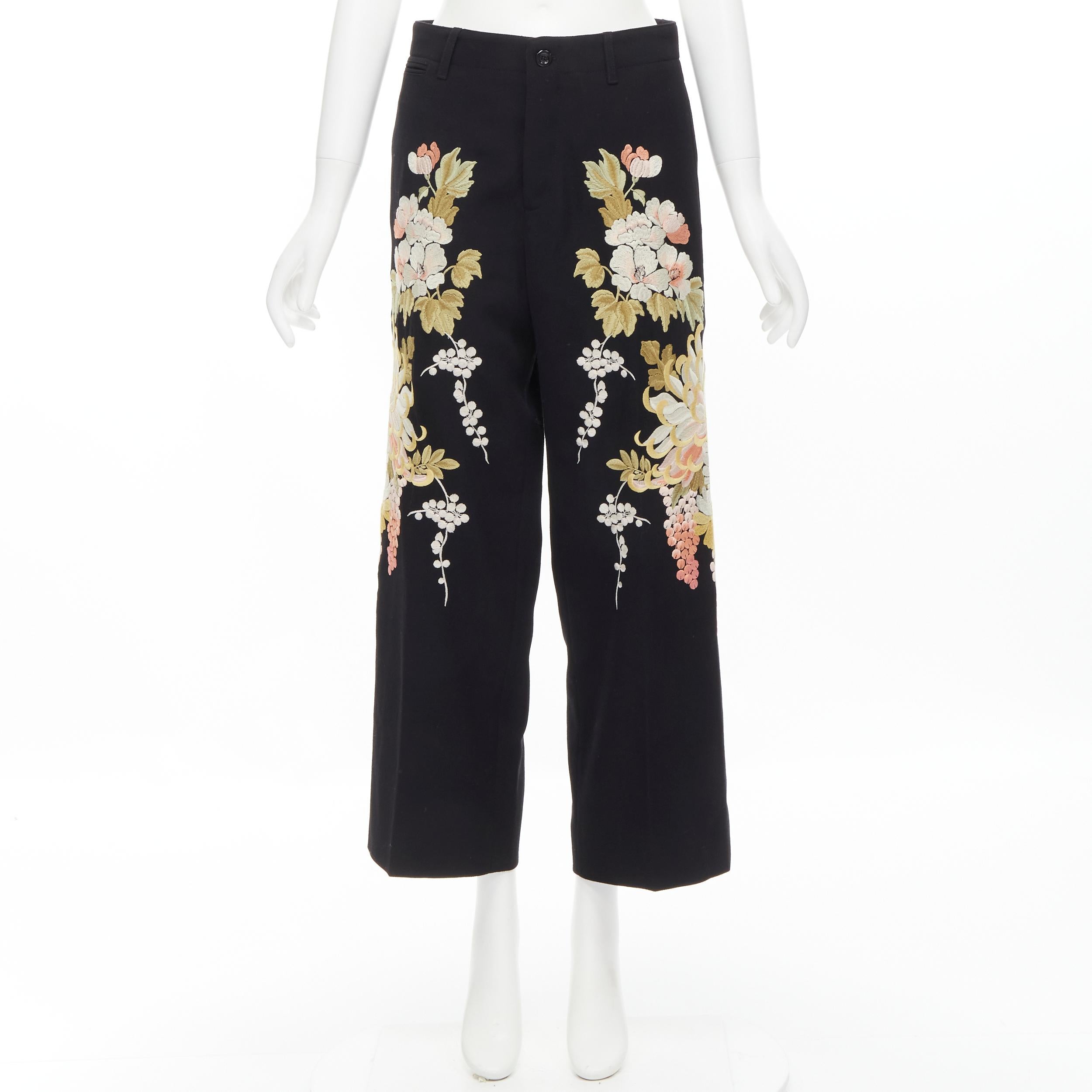 GUCCI 2017 black wool chrysanthemum floral embroidery wide leg cropped trousres  For Sale 4