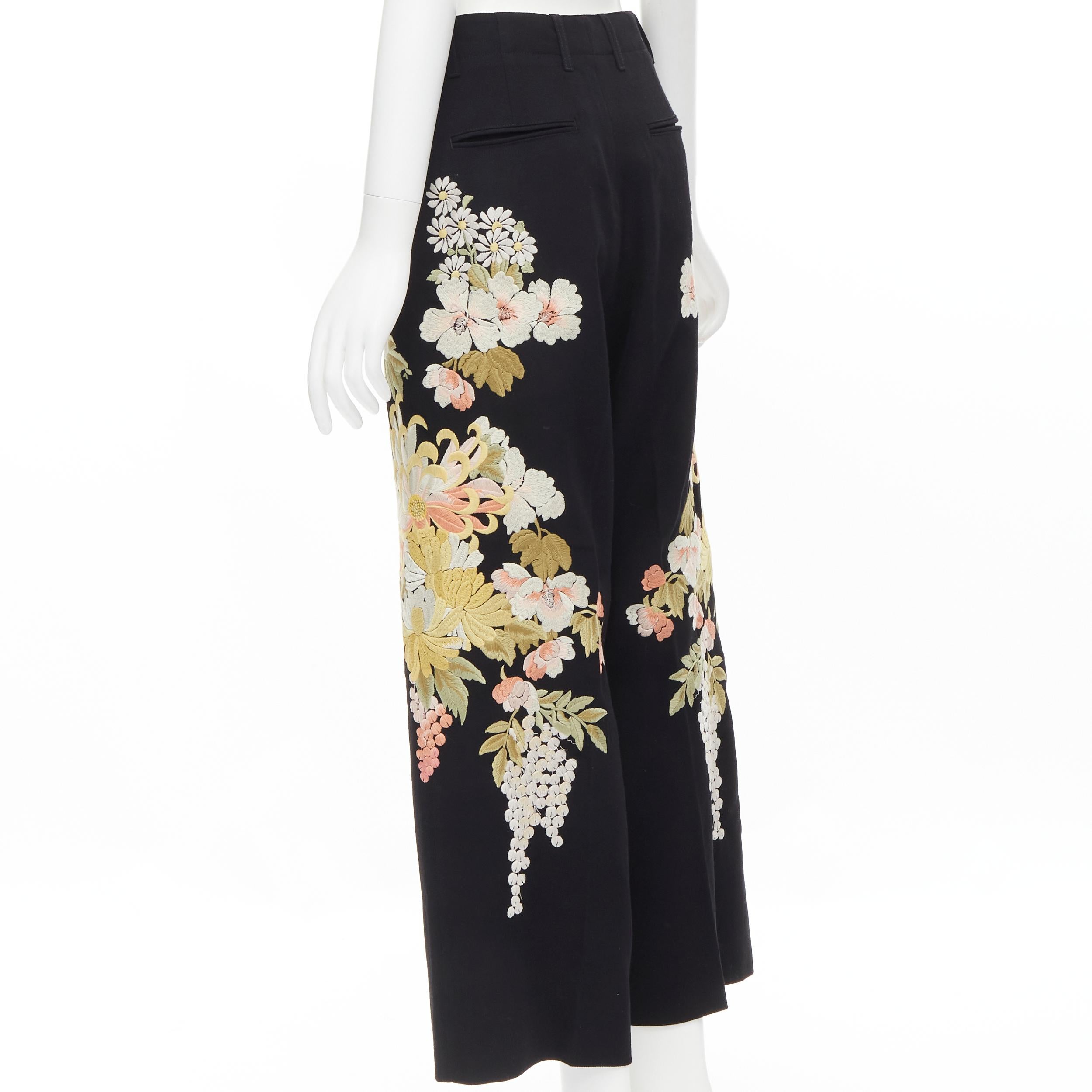 Women's GUCCI 2017 black wool chrysanthemum floral embroidery wide leg cropped trousres  For Sale