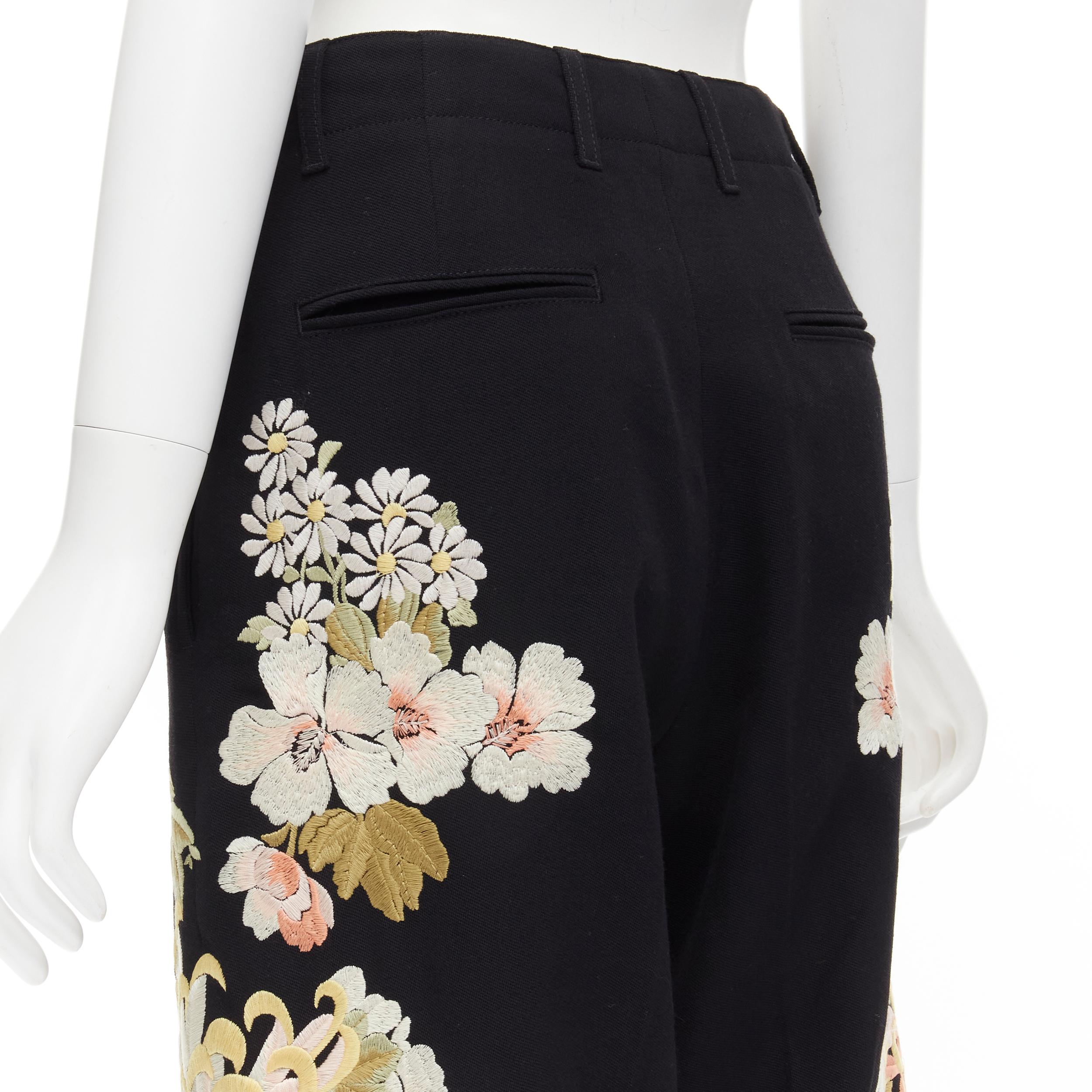 GUCCI 2017 black wool chrysanthemum floral embroidery wide leg cropped trousres  For Sale 2