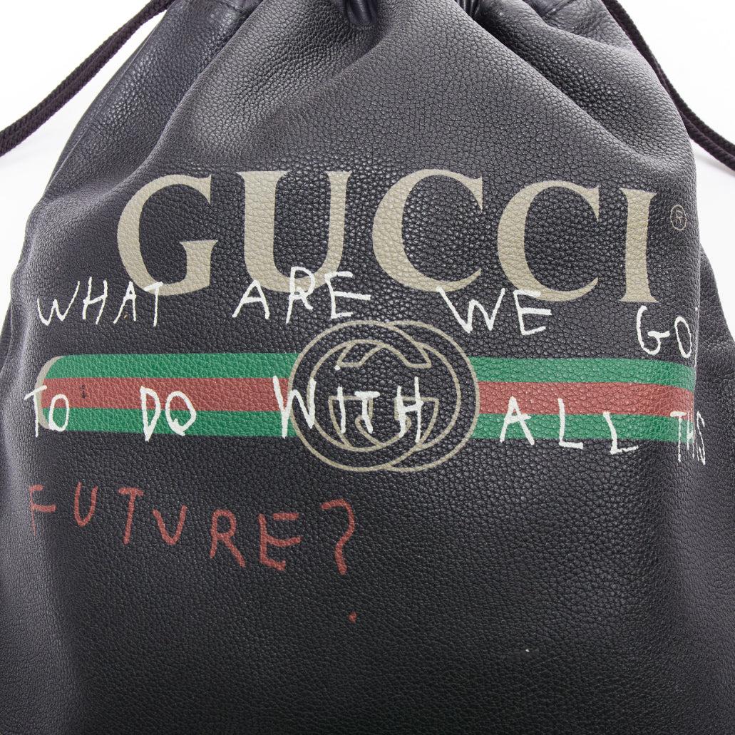 GUCCI 2017 Coco Capitan black leather graffiti drawstring backpack tote bag en vente 2