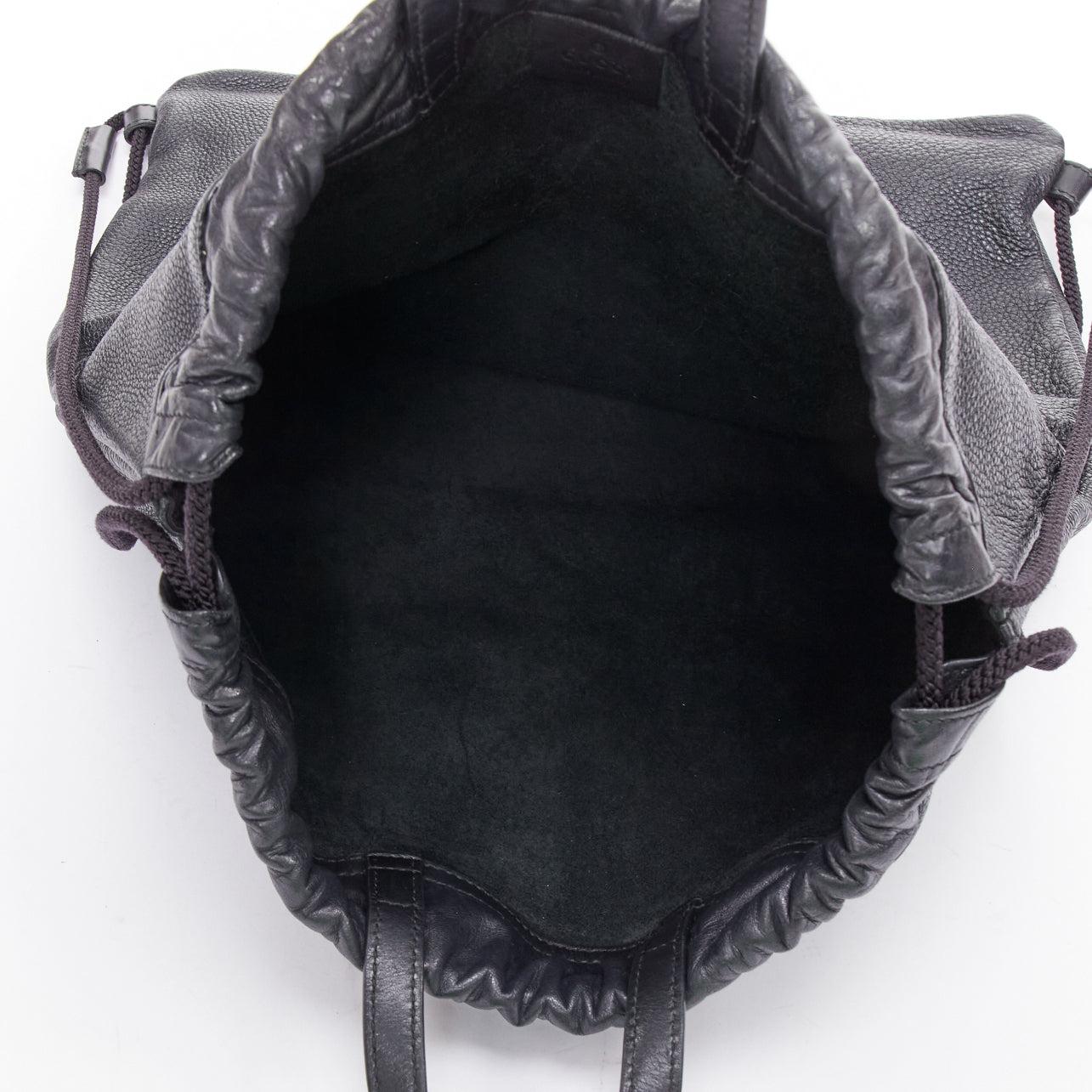 GUCCI 2017 Coco Capitan black leather graffiti drawstring backpack tote bag en vente 4